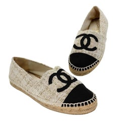 Chanel Metallic 38 Tweed Cap Toe Runway Rare Flats CC-S0205N-0006