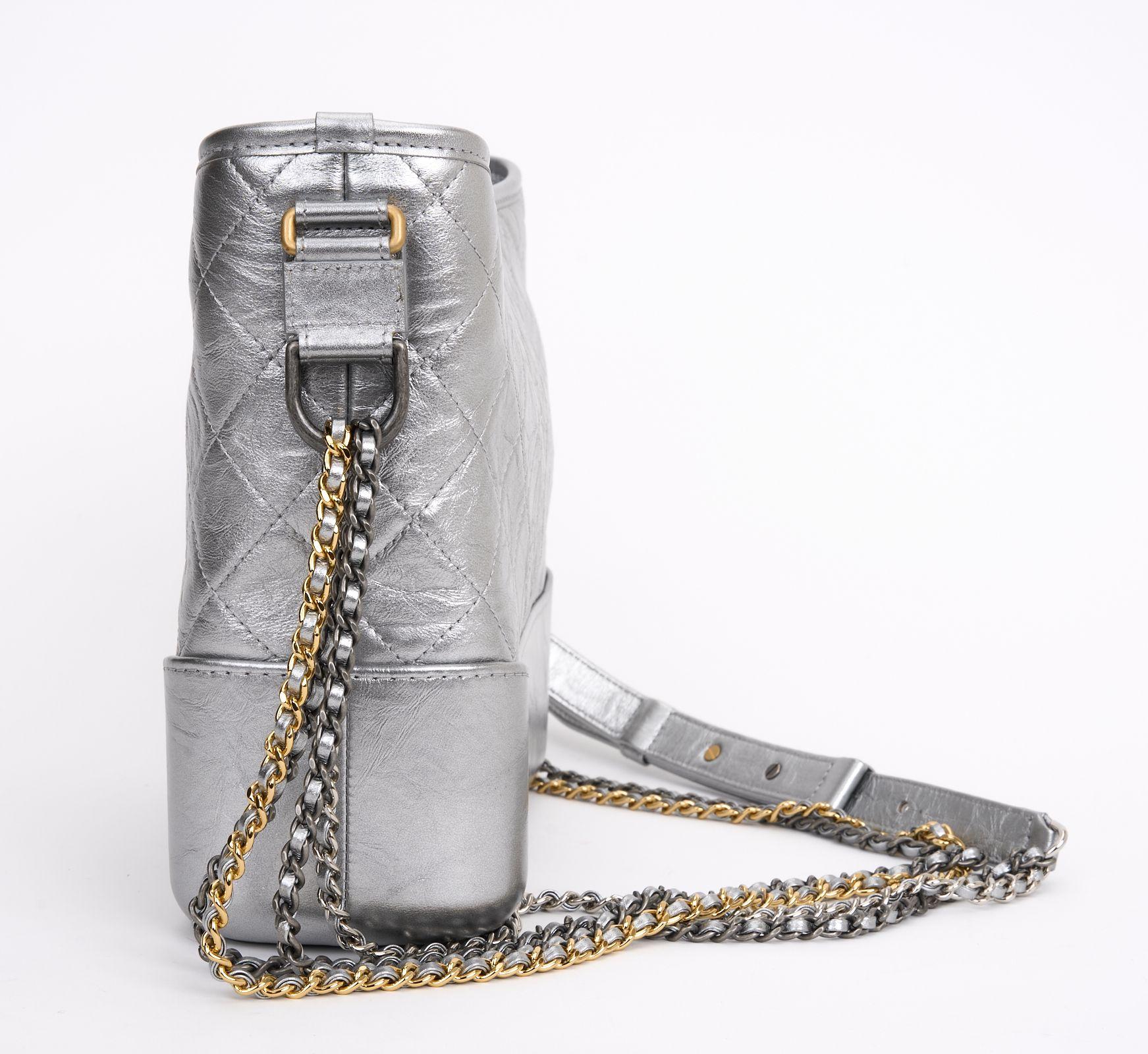 Grigio Chanel Gabrielle in pelle di vitello invecchiata metallizzata in vendita