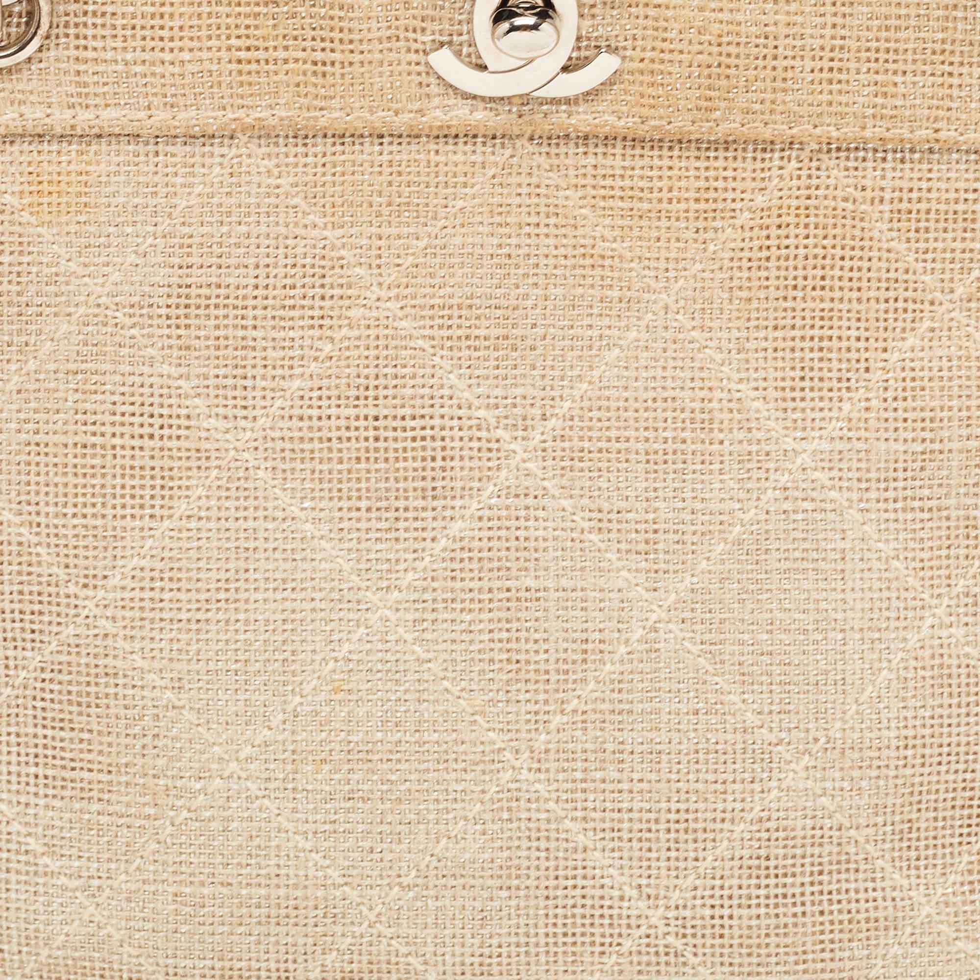 Chanel - Mini fourre-tout classique en toile matelassée - beige métallisé 10