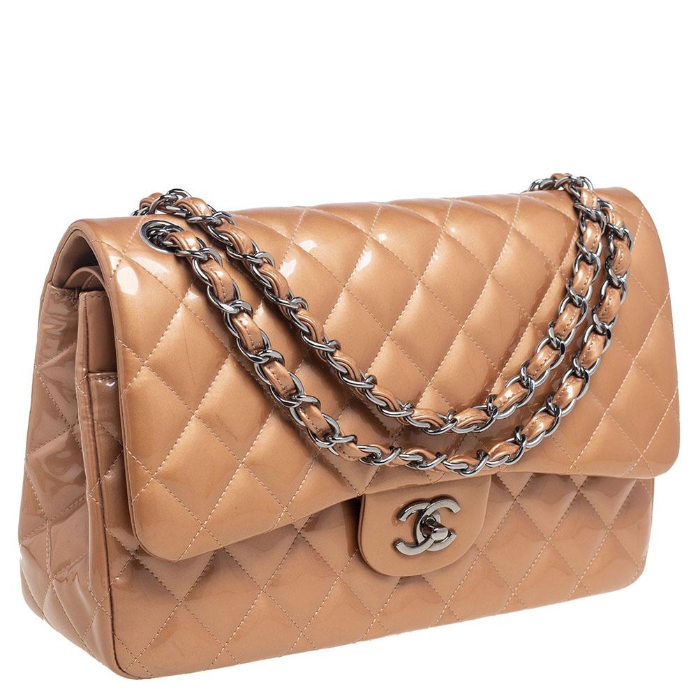 Chanel Metallic Beige Quilted Patent Leather Jumbo Classic Double Flap Bag In Good Condition In Dubai, Al Qouz 2