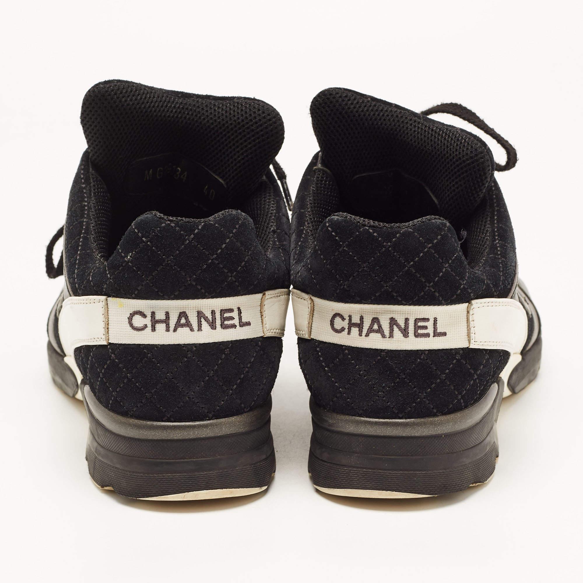Chanel Metallic/Black Leather and Suede Low Top CC Sneakers Size 40 For Sale 2