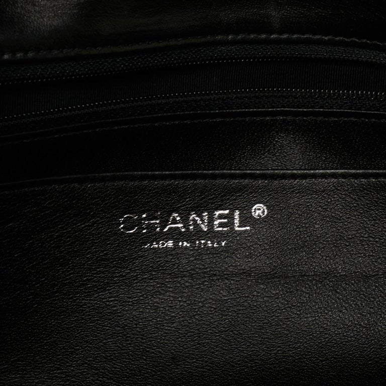 Chanel Metallic Black Quilted Patent Leather Jumbo Classic Single Flap ...