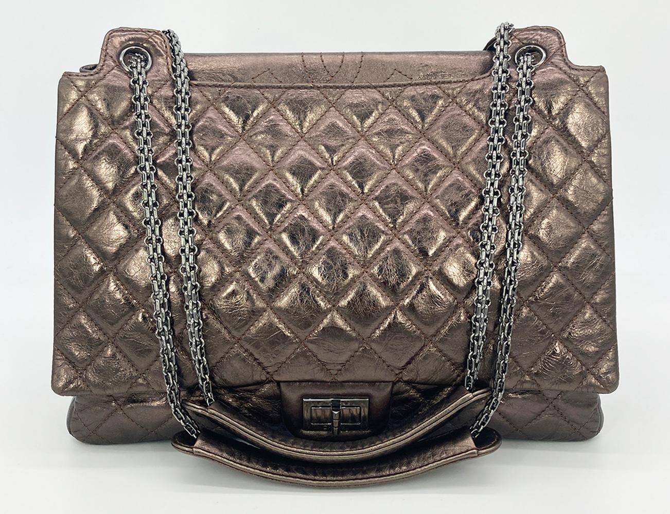 Chanel Metallic Bronze Quilted Leather Classic Flap Shopping Tote In Excellent Condition For Sale In Philadelphia, PA