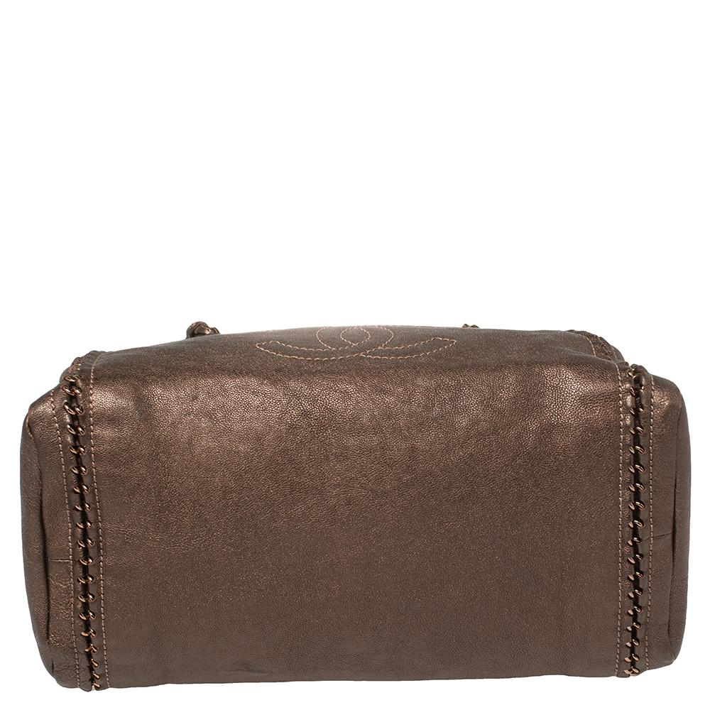 Chanel Metallic Brown Leather Medium Chain Trim Luxe Ligne Bowler Bag In Good Condition In Dubai, Al Qouz 2