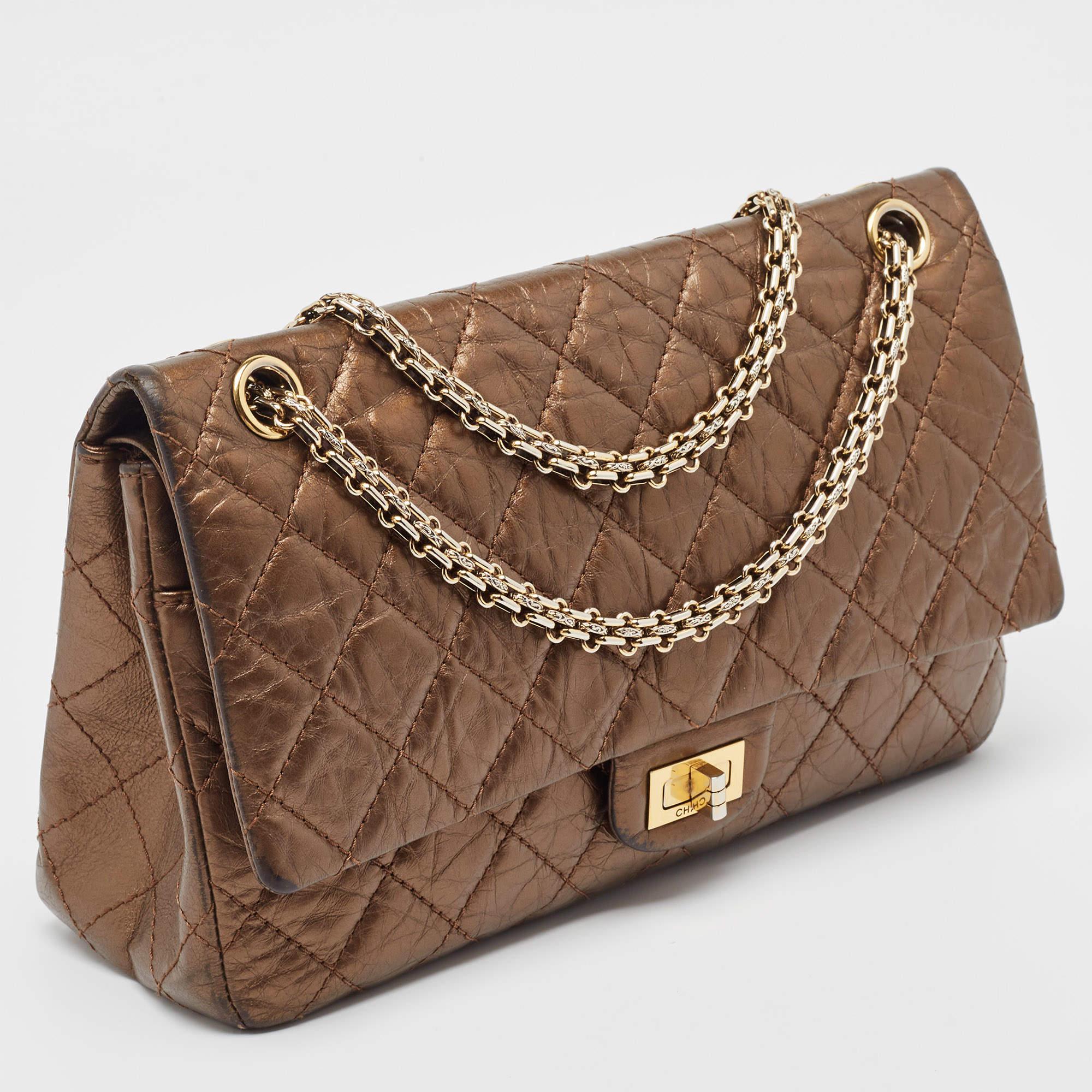 Chanel Marrón Metalizado Acolchado Cuero Envejecido Reissue 2.55 Classic 226 Bolso con Solapa en Bastante bueno estado para la venta en Dubai, Al Qouz 2