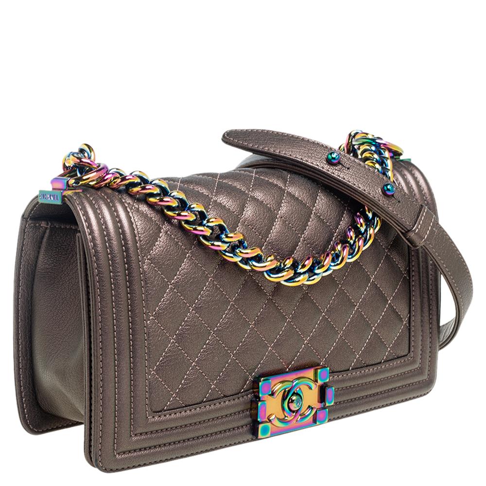 Chanel Metallic Brown Quilted Leather Medium Boy Bag In Good Condition In Dubai, Al Qouz 2