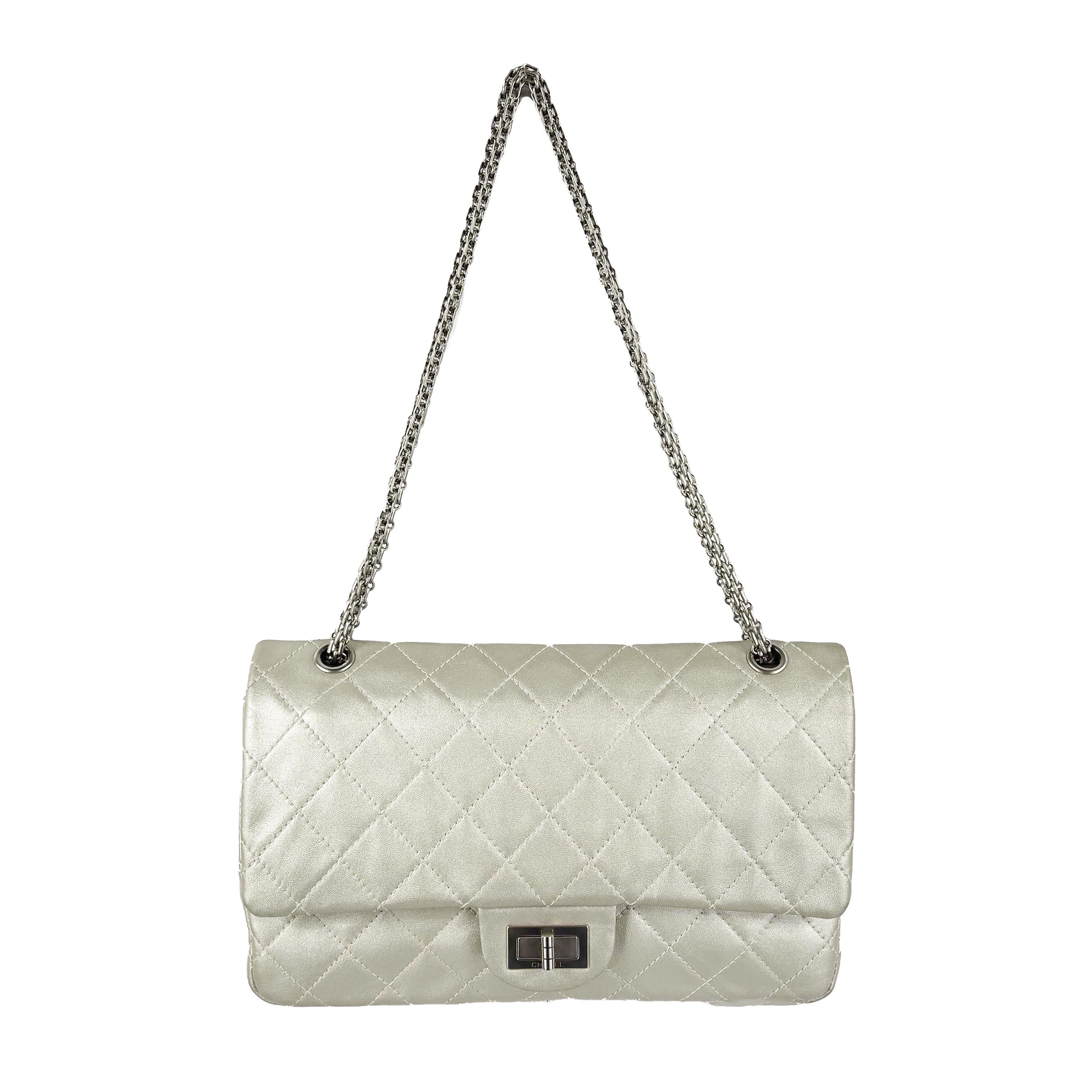 CHANEL - Metallic Calfskin Quilted 2.55 Reissue 227 Double Flap - Shoulder Bag For Sale 1