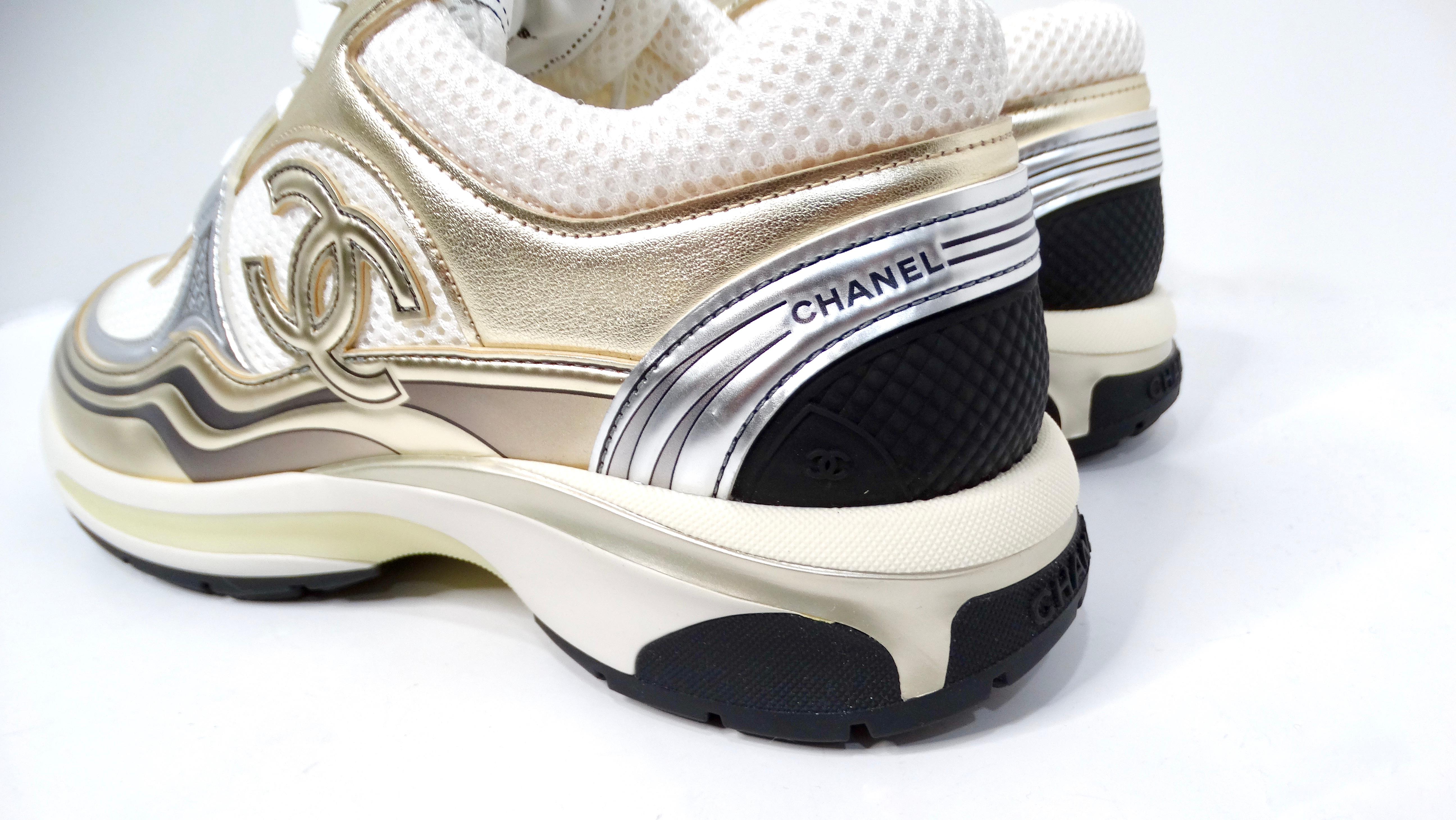 Women's Chanel Metallic Calfskin Stretch Interlocking CC Low-Top Sneakers