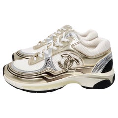 Chanel Metallic Calfskin Stretch Interlocking CC Low-Top Sneakers