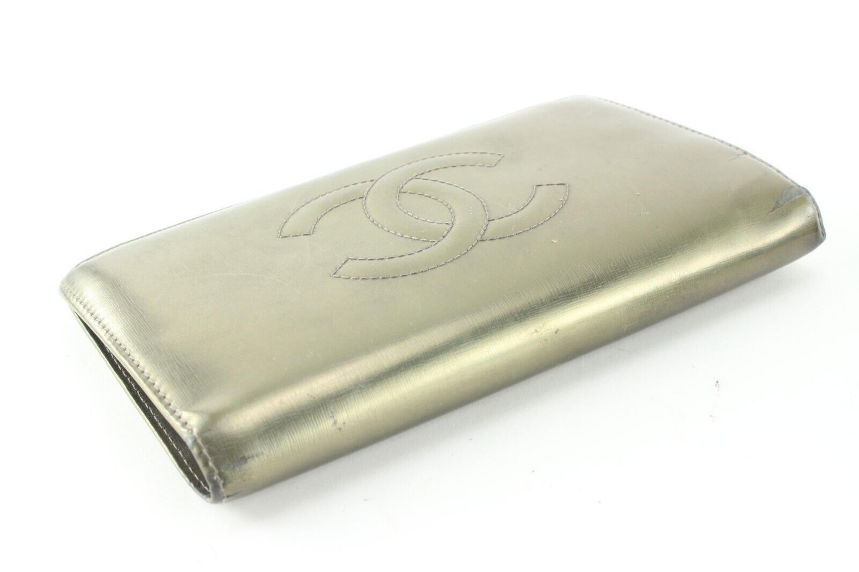 Chanel Metallic CC Logo Long Bifold Flap Wallet l 3C512S In Fair Condition In Dix hills, NY