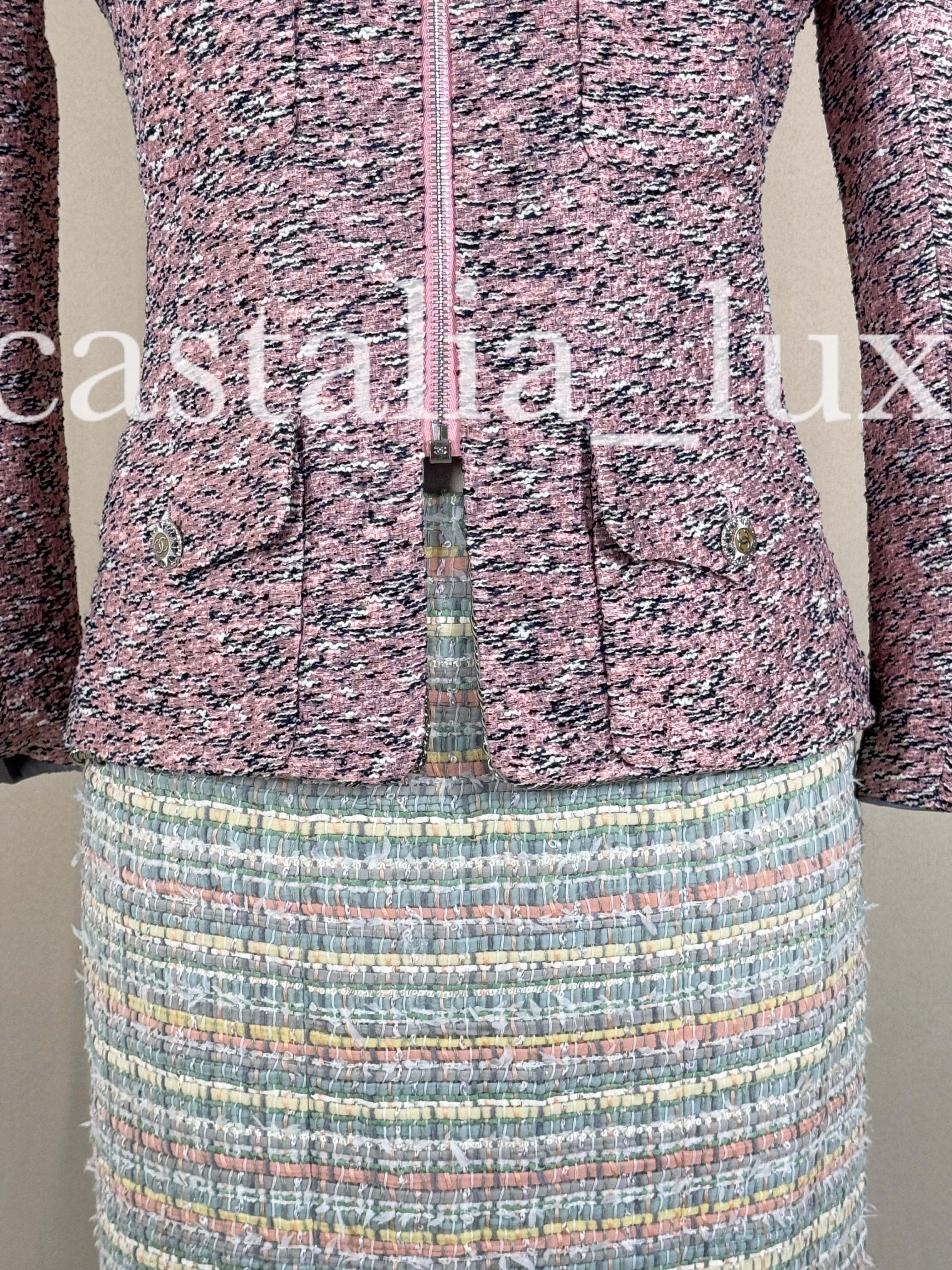 Chanel Metallic Chain Trim Tweed Jacket For Sale 3