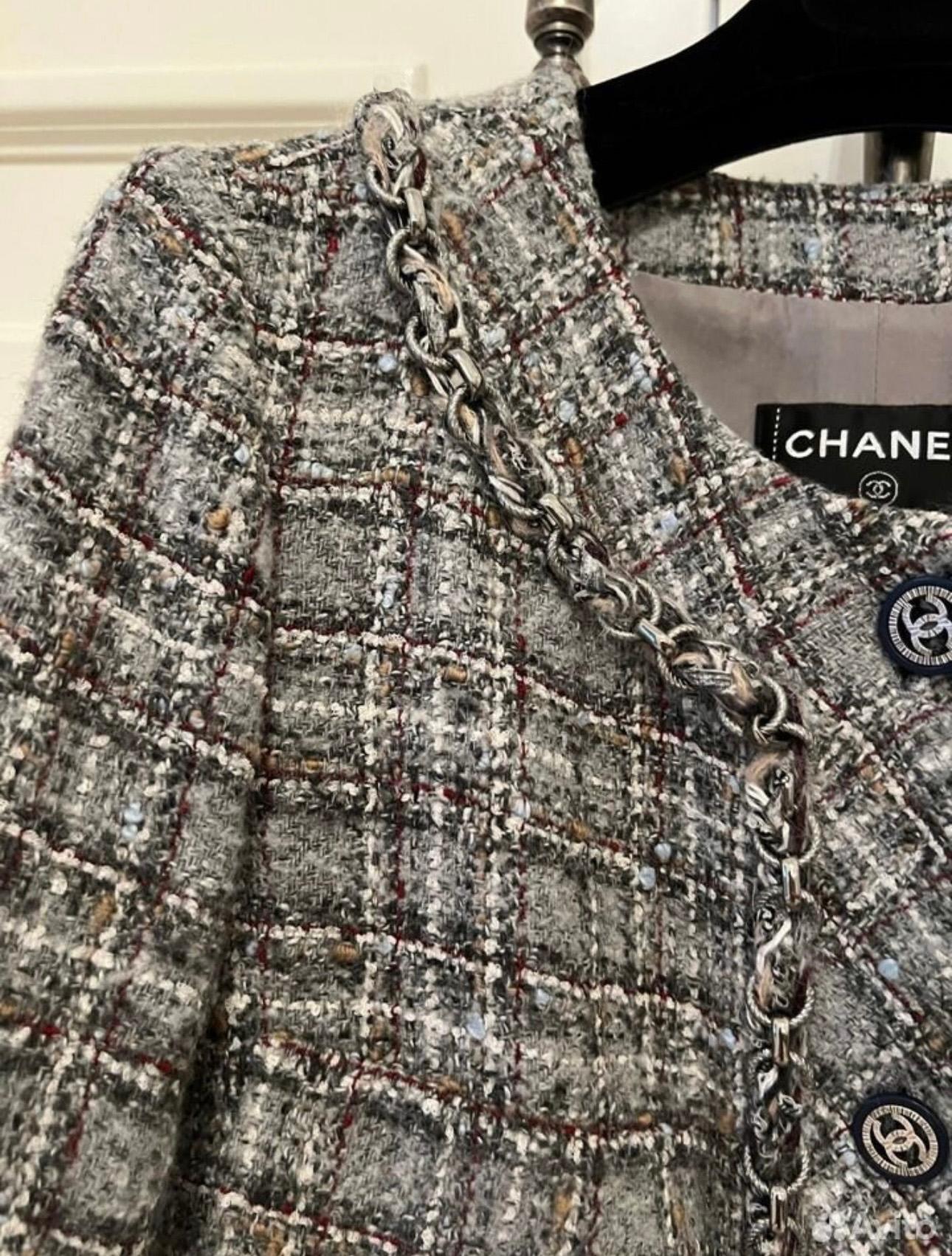 Chanel Metallic Chain Trim Tweed Jacket For Sale 1
