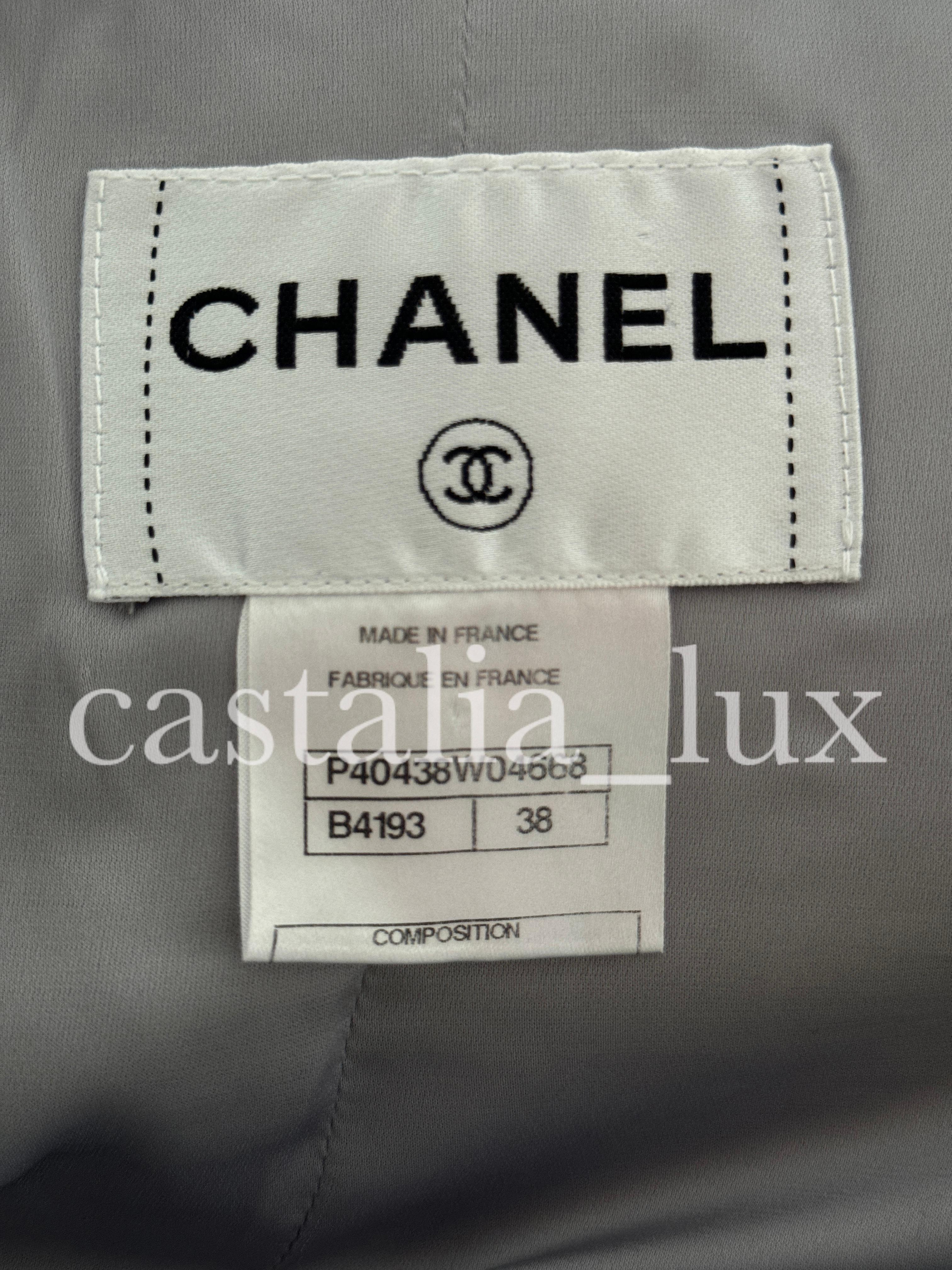 Chanel Metallic Chain Trim Tweed Jacket For Sale 4