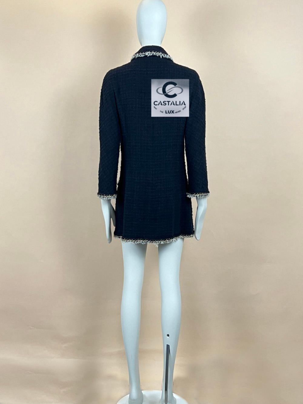 Chaqueta de tweed con adornos de cadenas metalizadas Chanel 4