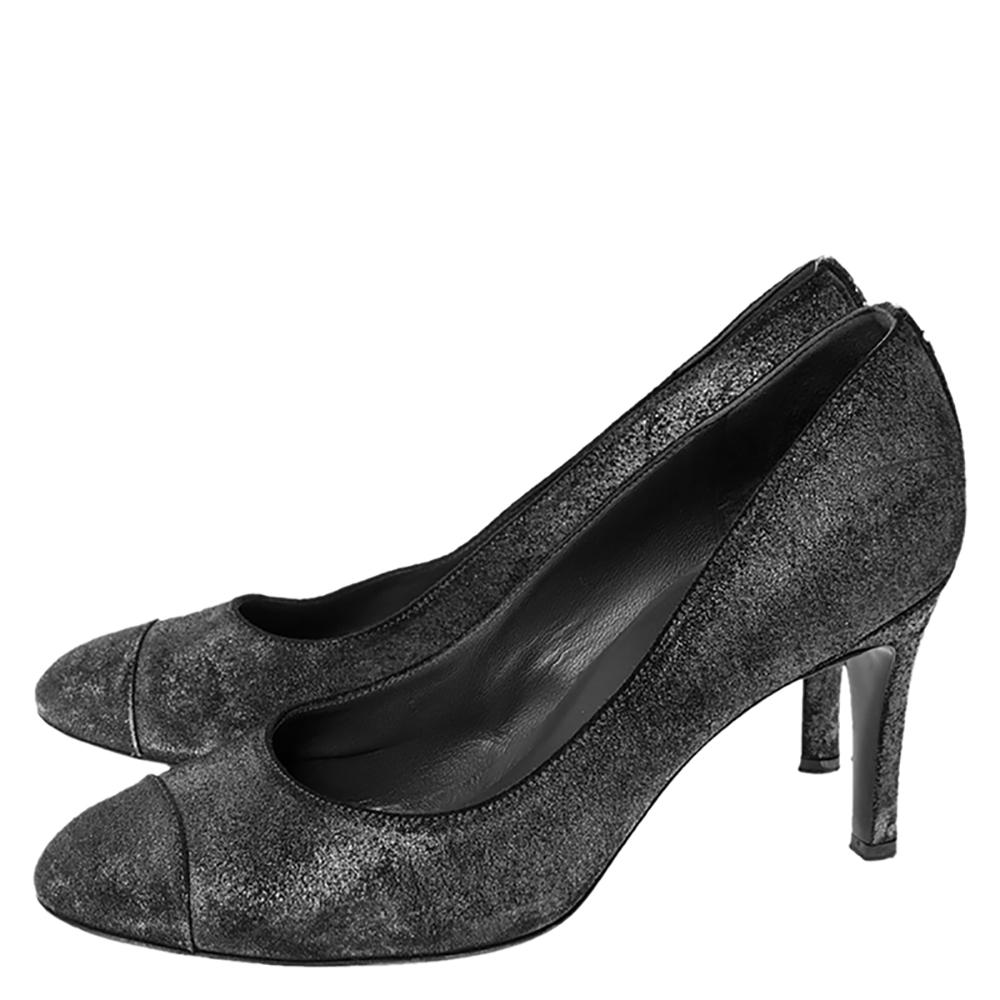 Chanel Metallic Distressed Textured Suede CC Cap Toe Pumps Size 40.5 For Sale 1