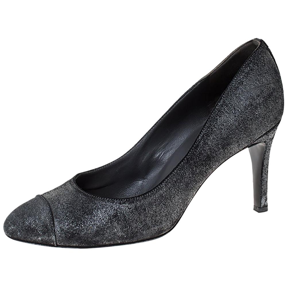Chanel Metallic Distressed Textured Suede CC Cap Toe Pumps Size 40.5 For Sale