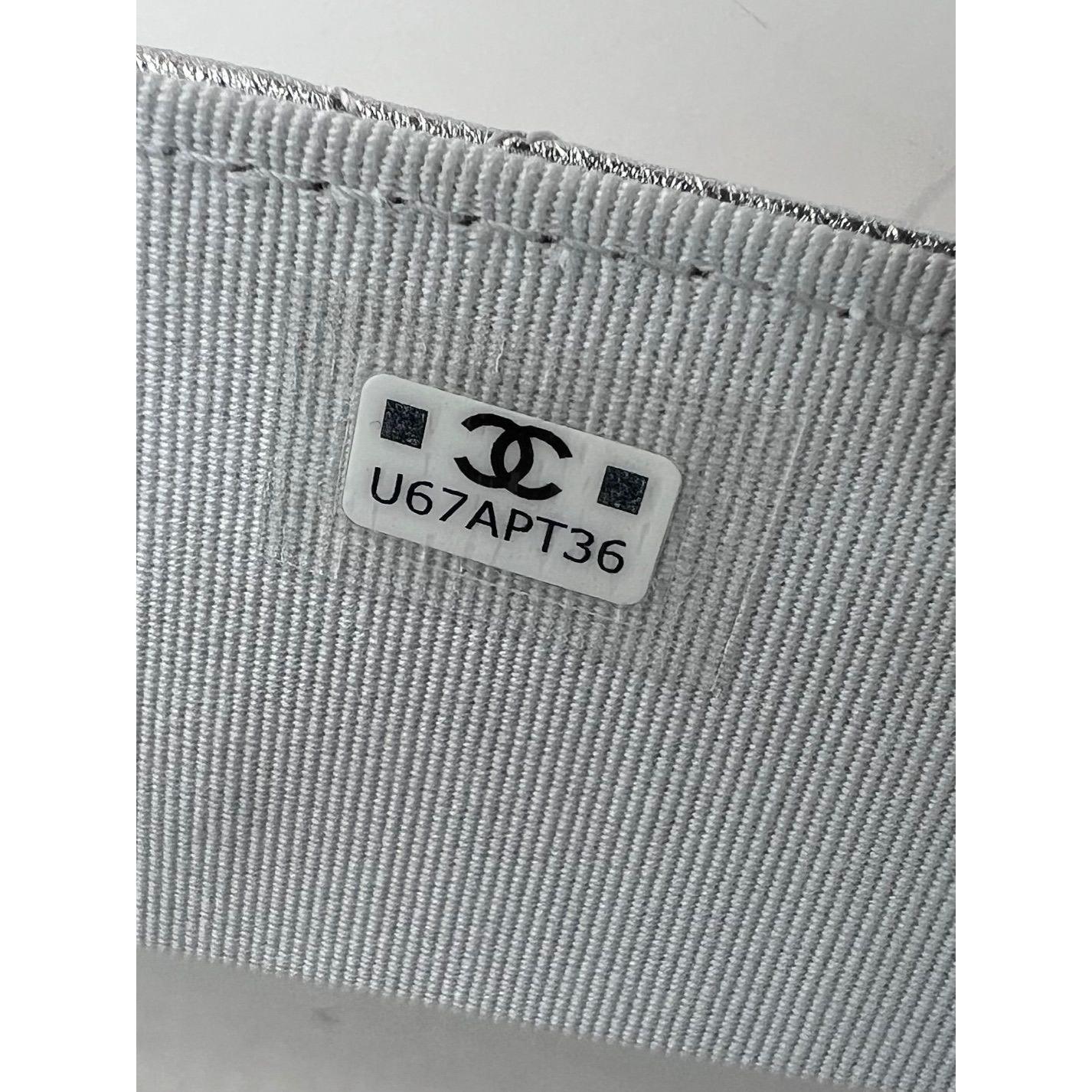 Chanel Metallic Goatskin Quilted Micro Star Flap Waist Belt Shoulder Bag In Excellent Condition For Sale In Freehold, NJ