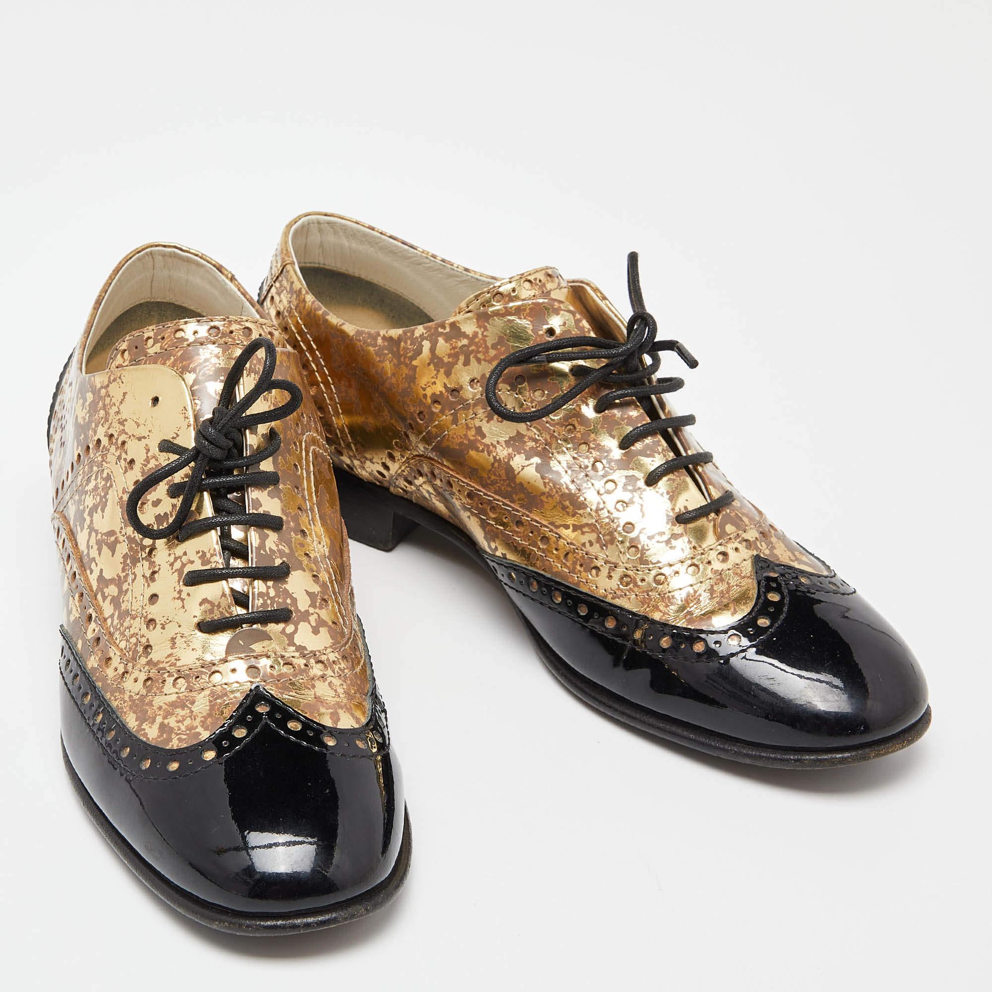 Women's Chanel Metallic Gold/Black Patent Leather Brogue Lace-Up Oxford  Size 37