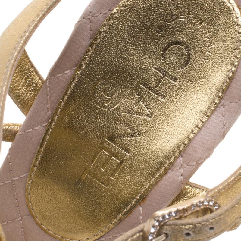 Chanel Metallic Gold CC Crystal Suede Lucite Heel Strappy Sandals Size 41 In New Condition In Dubai, Al Qouz 2