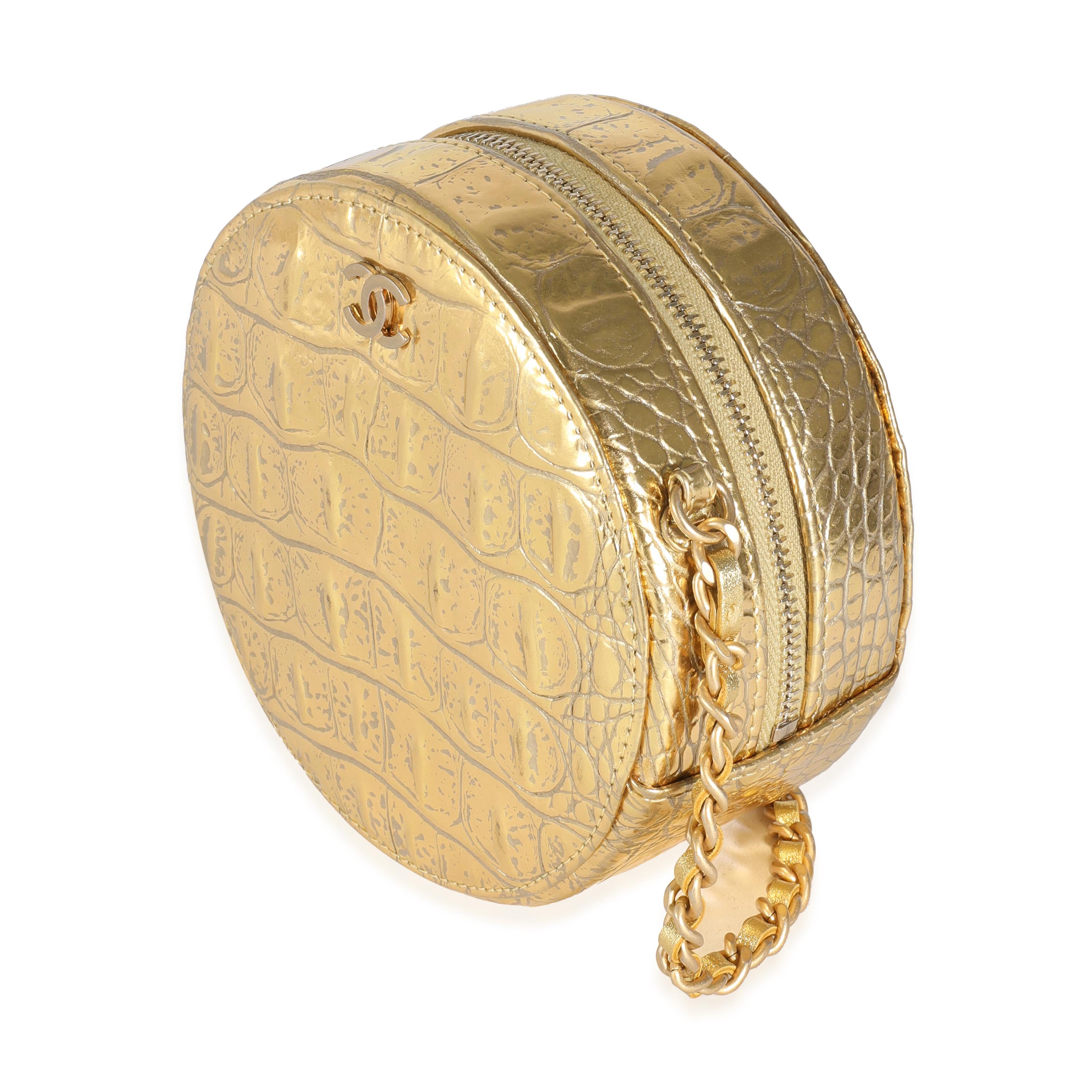 Chanel Pochette rotonda in pelle di vitello goffrata in oro metallizzato su Chanel In condizioni ottime in vendita a New York, NY