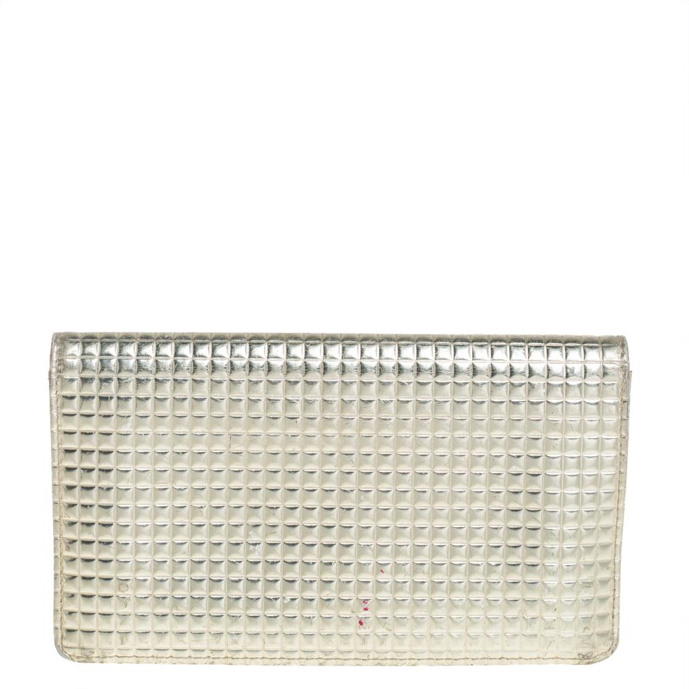Oro Portafoglio Chanel Bifold in pelle trapuntata a forma di cubo in oro metallizzato