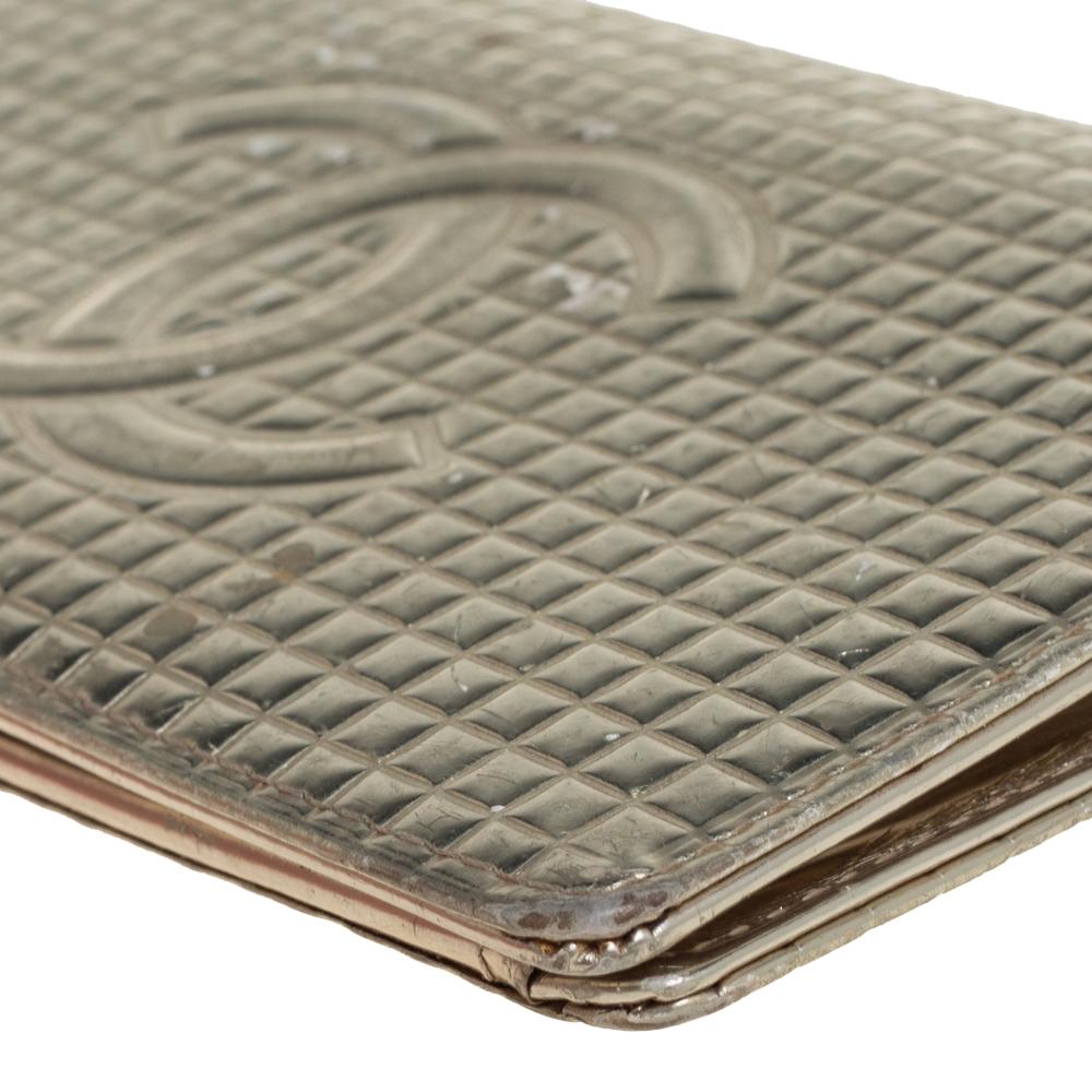 Portafoglio Chanel Bifold in pelle trapuntata a forma di cubo in oro metallizzato 1