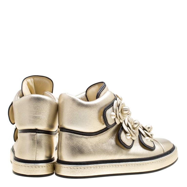 Chanel Metallic Gold Leather CC Camellia Flowers Chanel Metallic Gold Leather CC Camellia Flowers