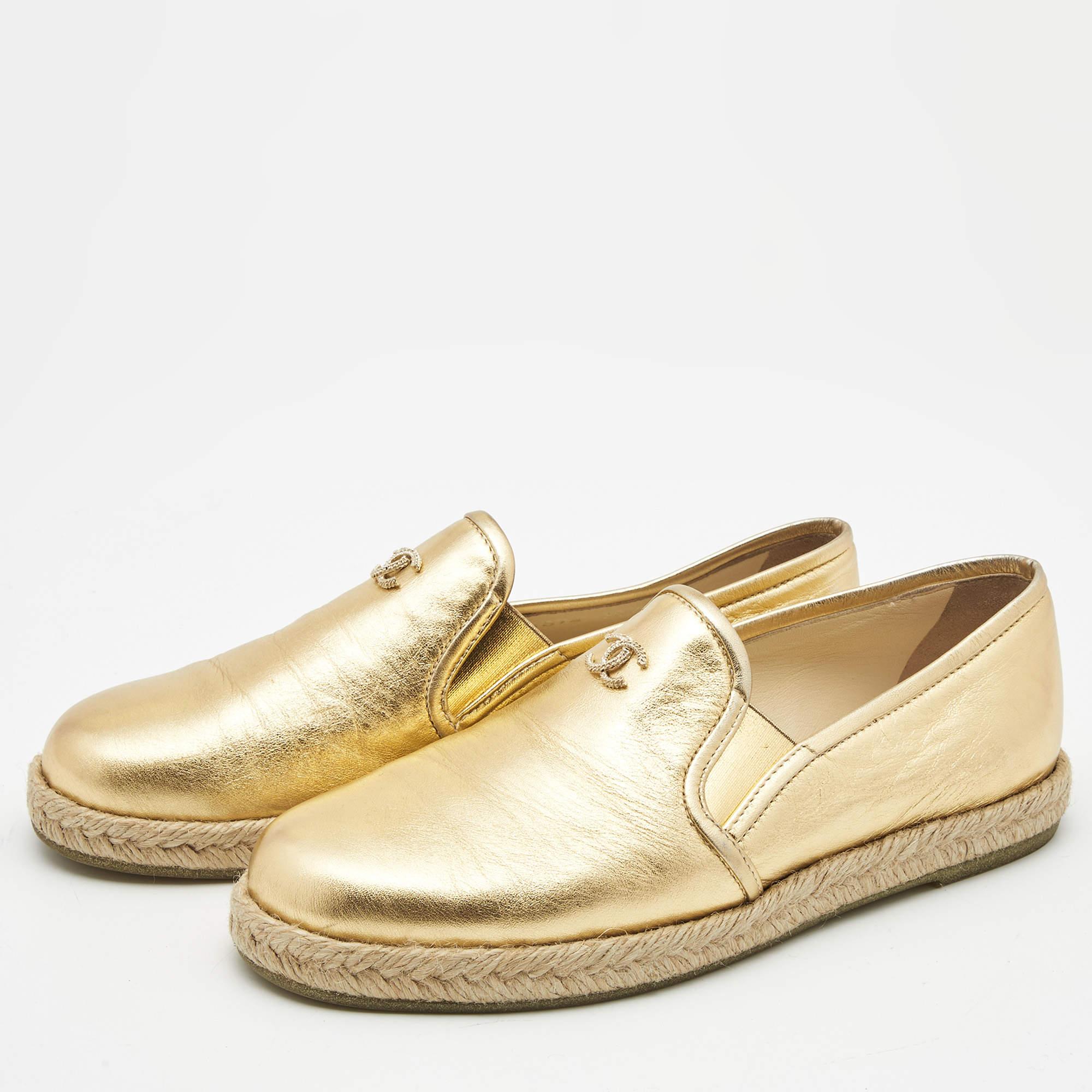 Chanel Metallic Gold Leather CC Slip On Espadrilles Flats Size 35.5 4