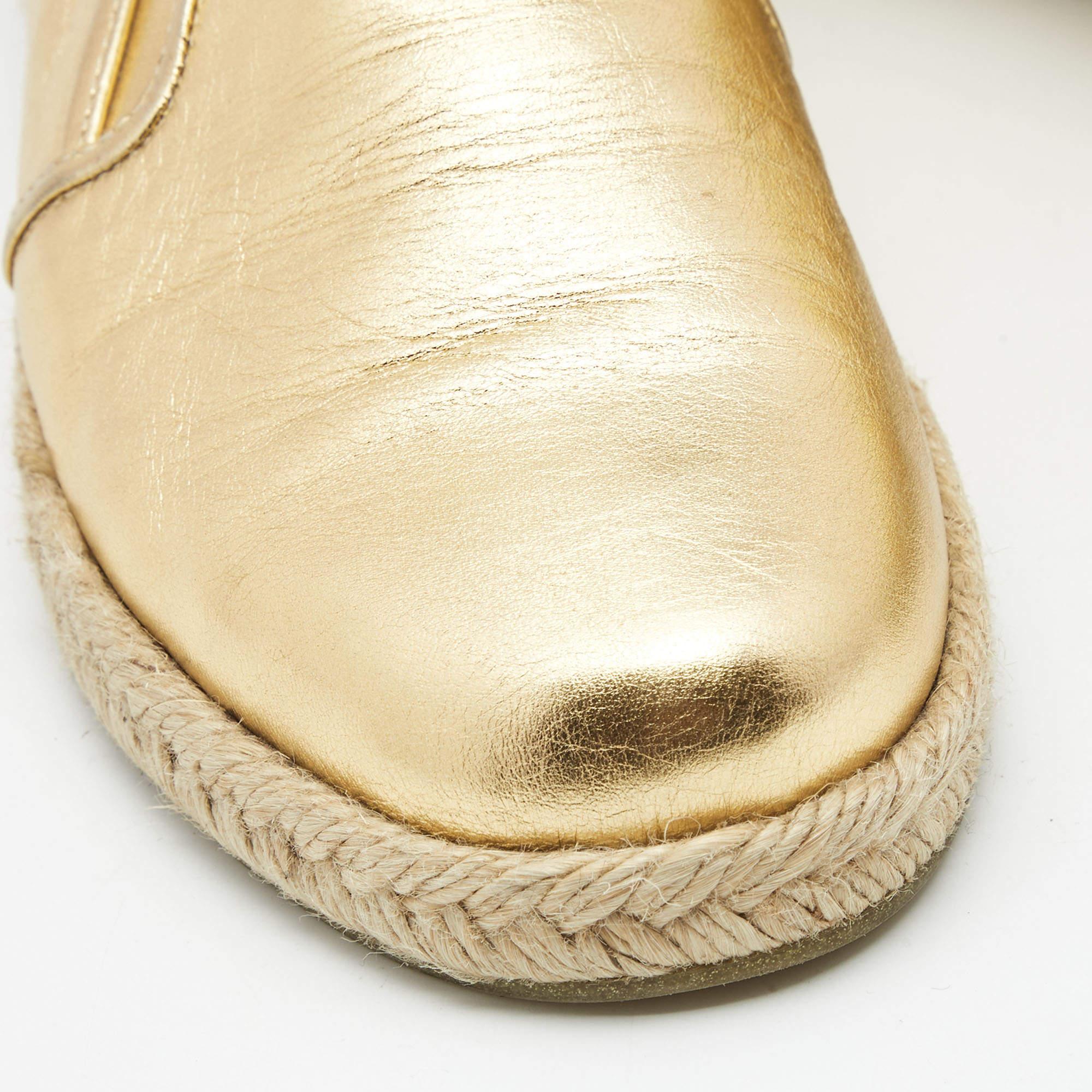 Chanel Metallic Gold Leather CC Slip On Espadrilles Flats Size 35.5 5