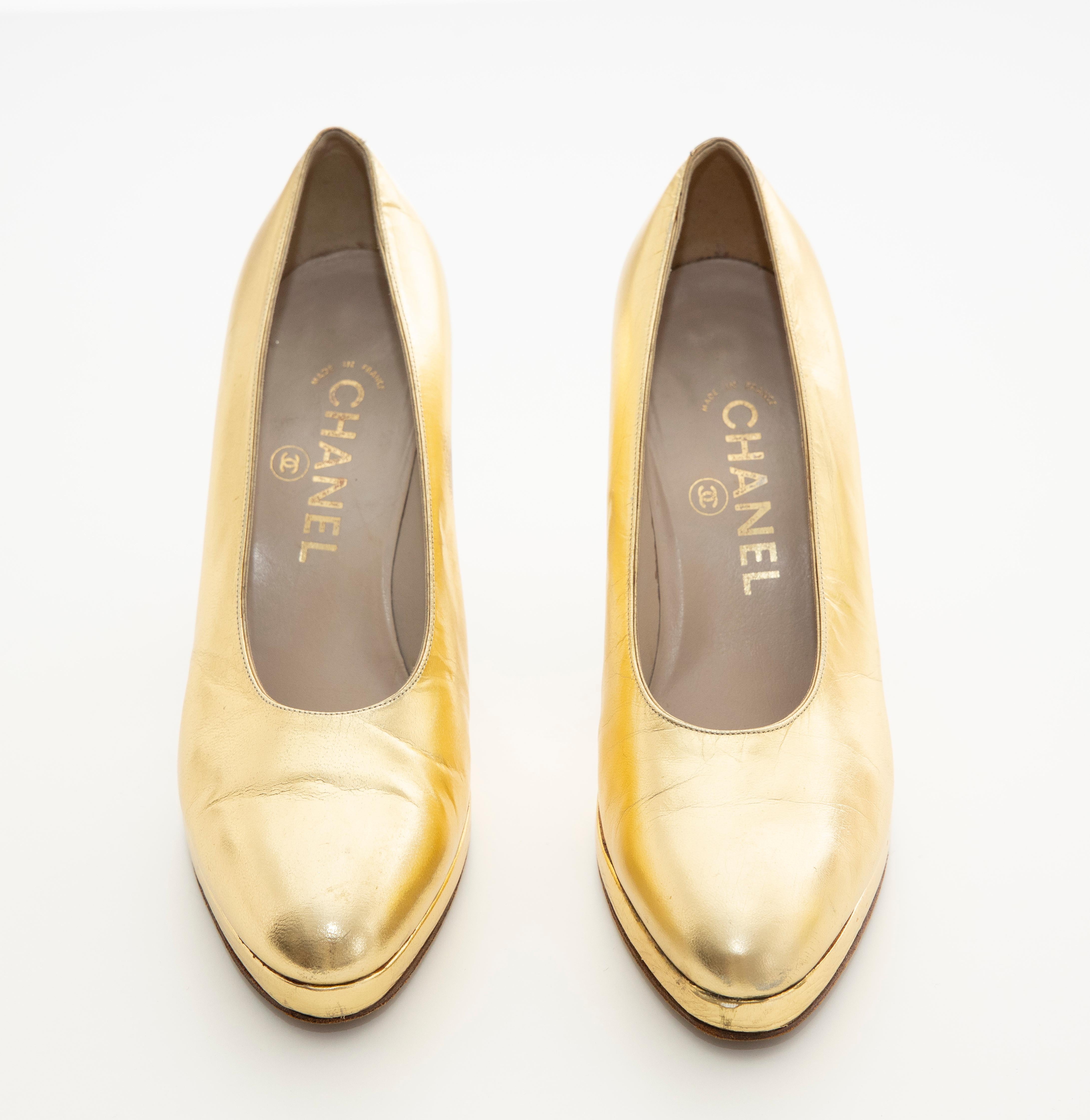 Chanel Metallic Gold Leather Pumps, Fall 1996 For Sale 5