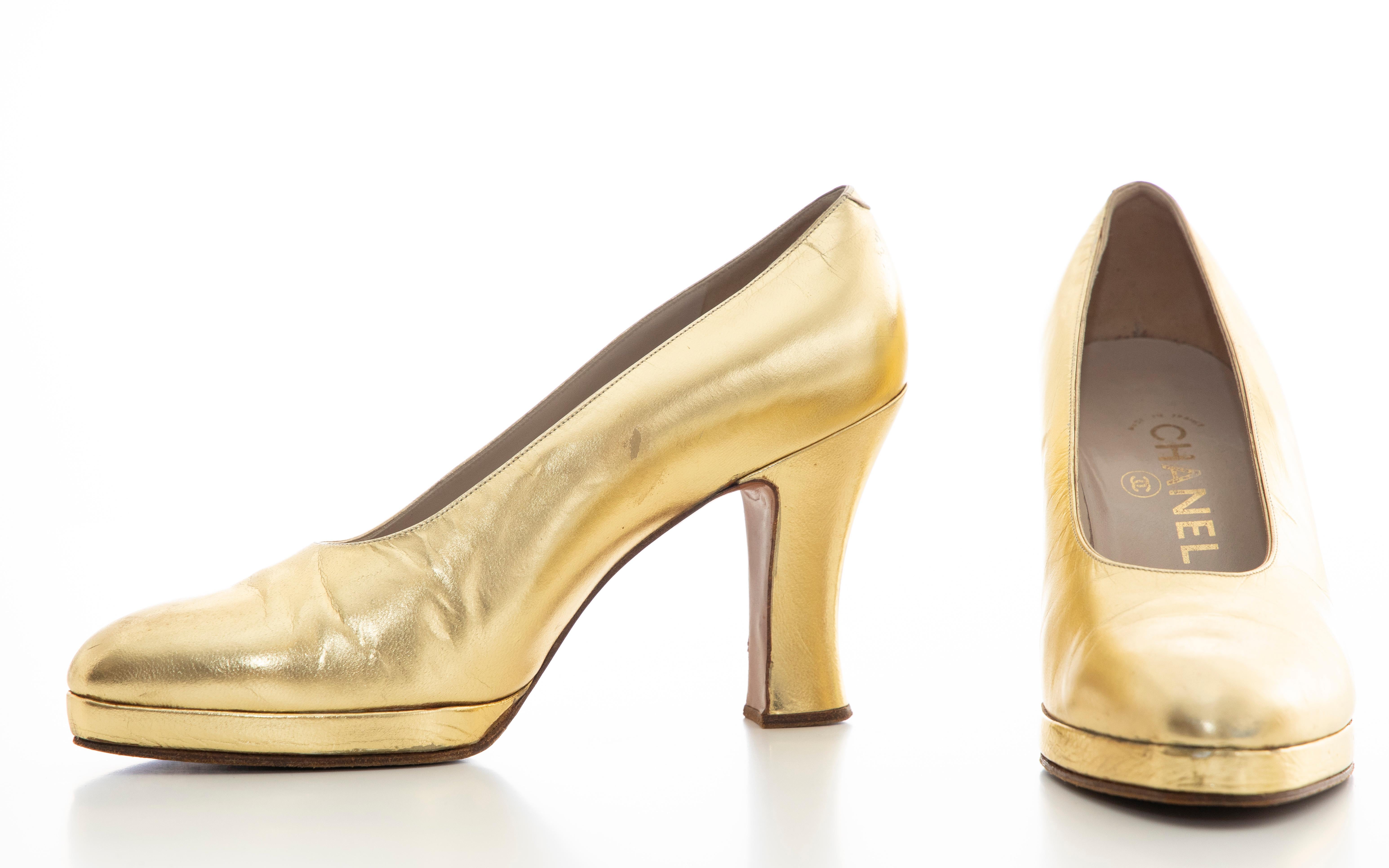 Chanel Metallic Gold Leather Pumps, Fall 1996 For Sale 8
