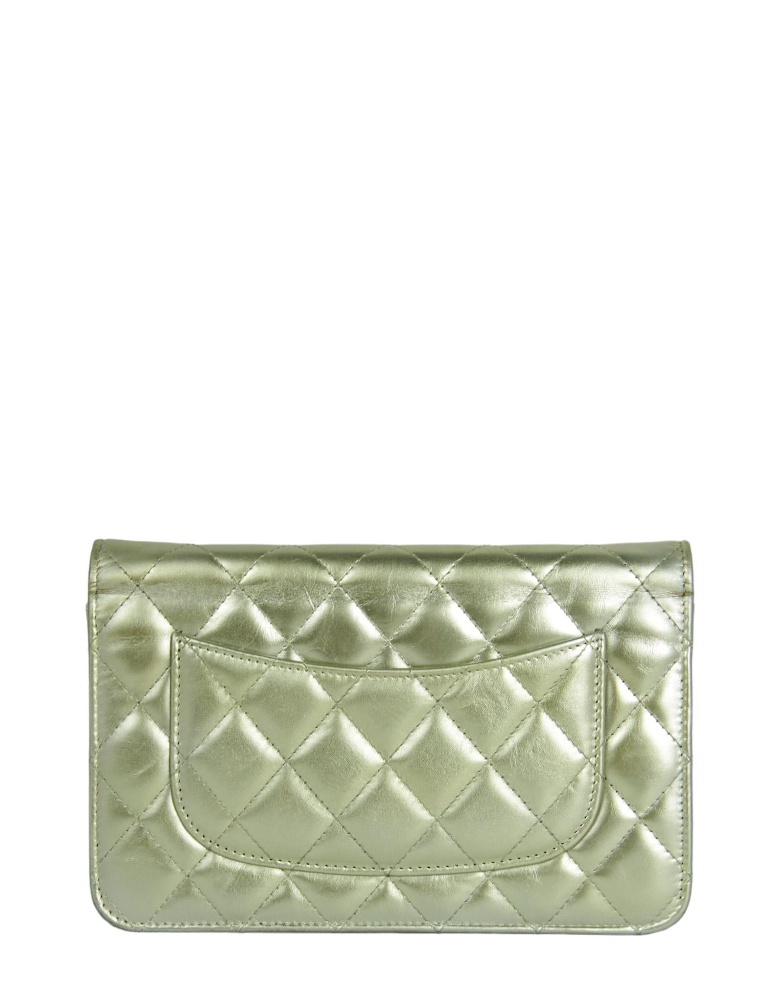 Chanel Metallic Gold Leather Quilted Reissue Wallet On Chain WOC Crossbody Bag In Good Condition In New York, NY