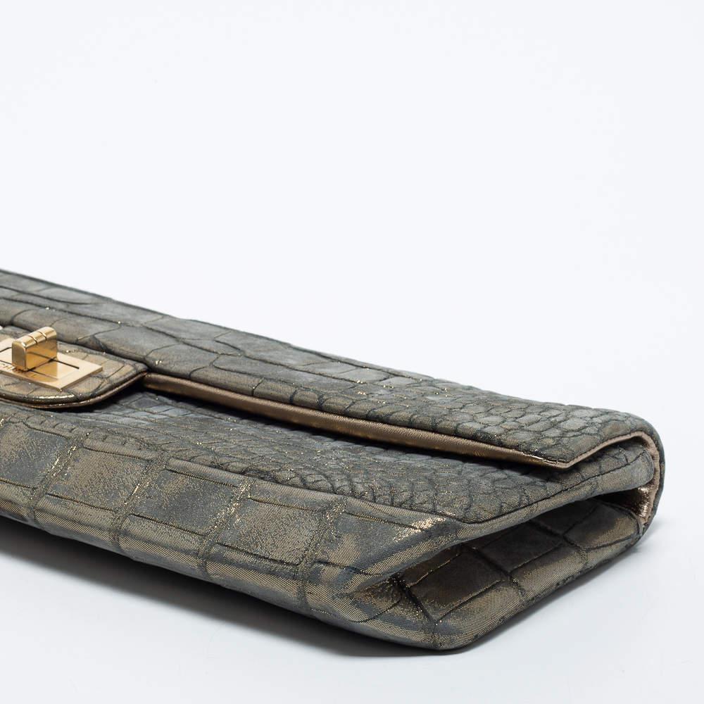 Chanel Metallic Green Croc Embossed Leather Reissue 2.55 East West Chain Clutch 10