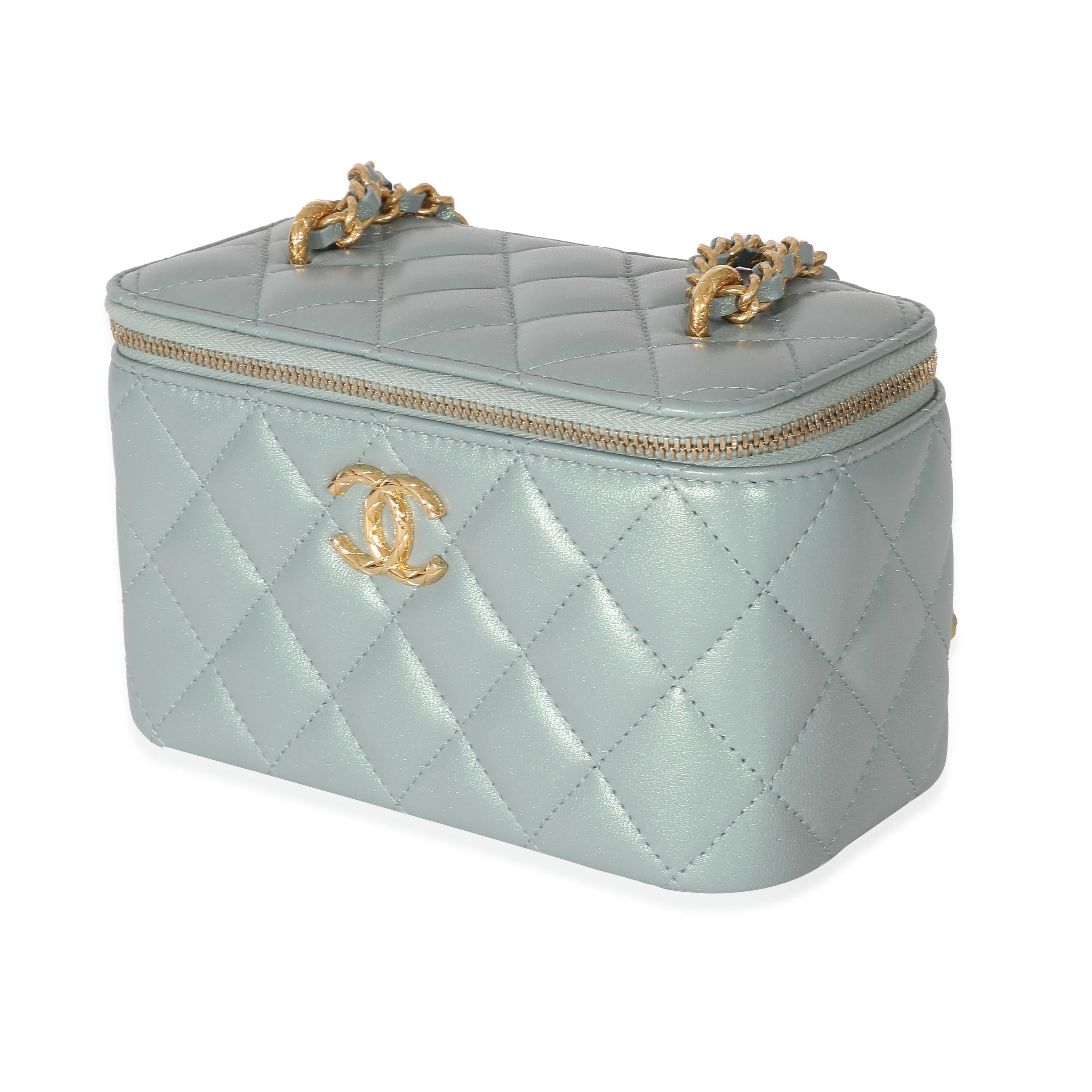 Chanel Metallic Green Lambskin Quilted Small CC Dynasty Vanity Case With Chain In Excellent Condition In New York, NY