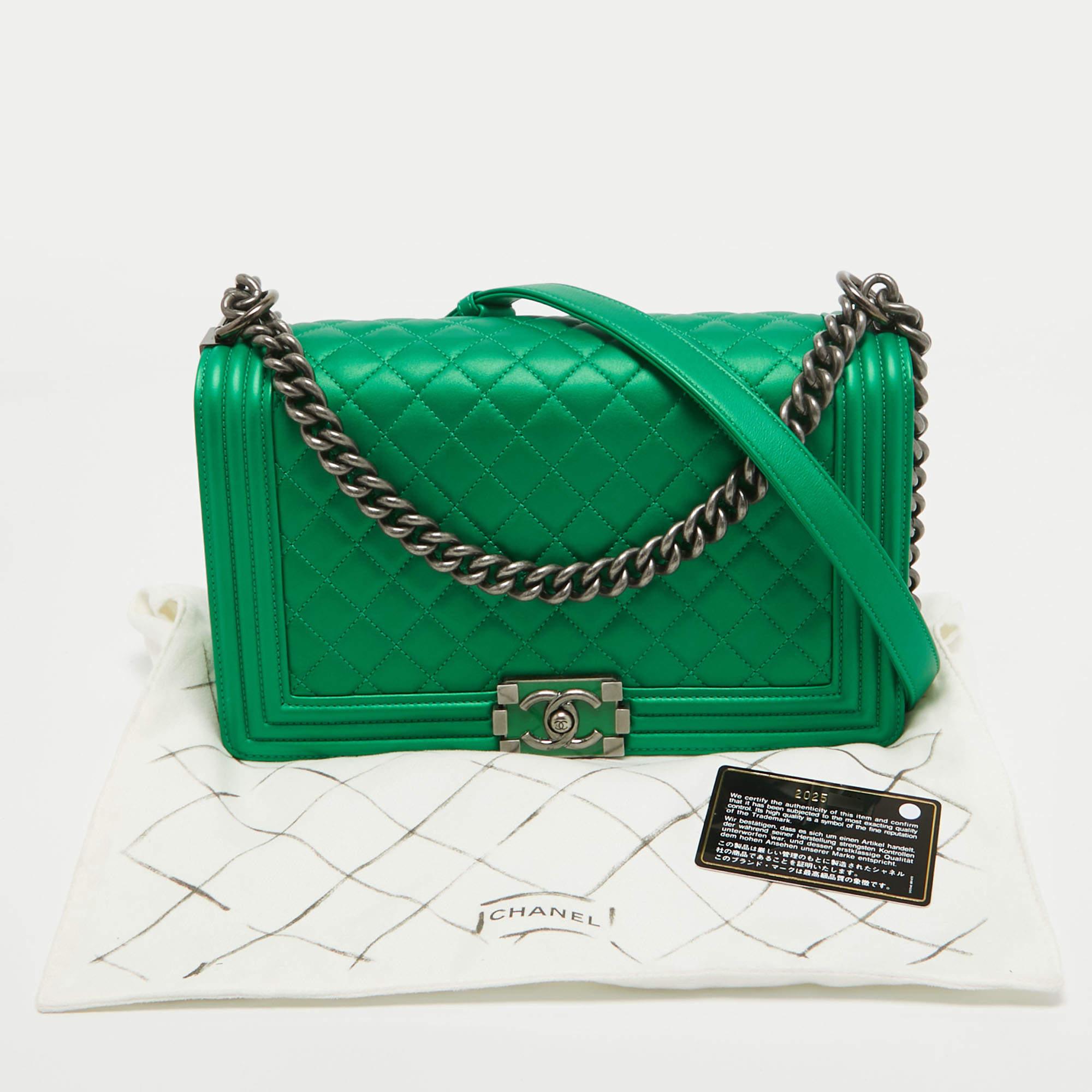 Chanel Metallic Green Quilted Leather New Medium Boy Bag 8