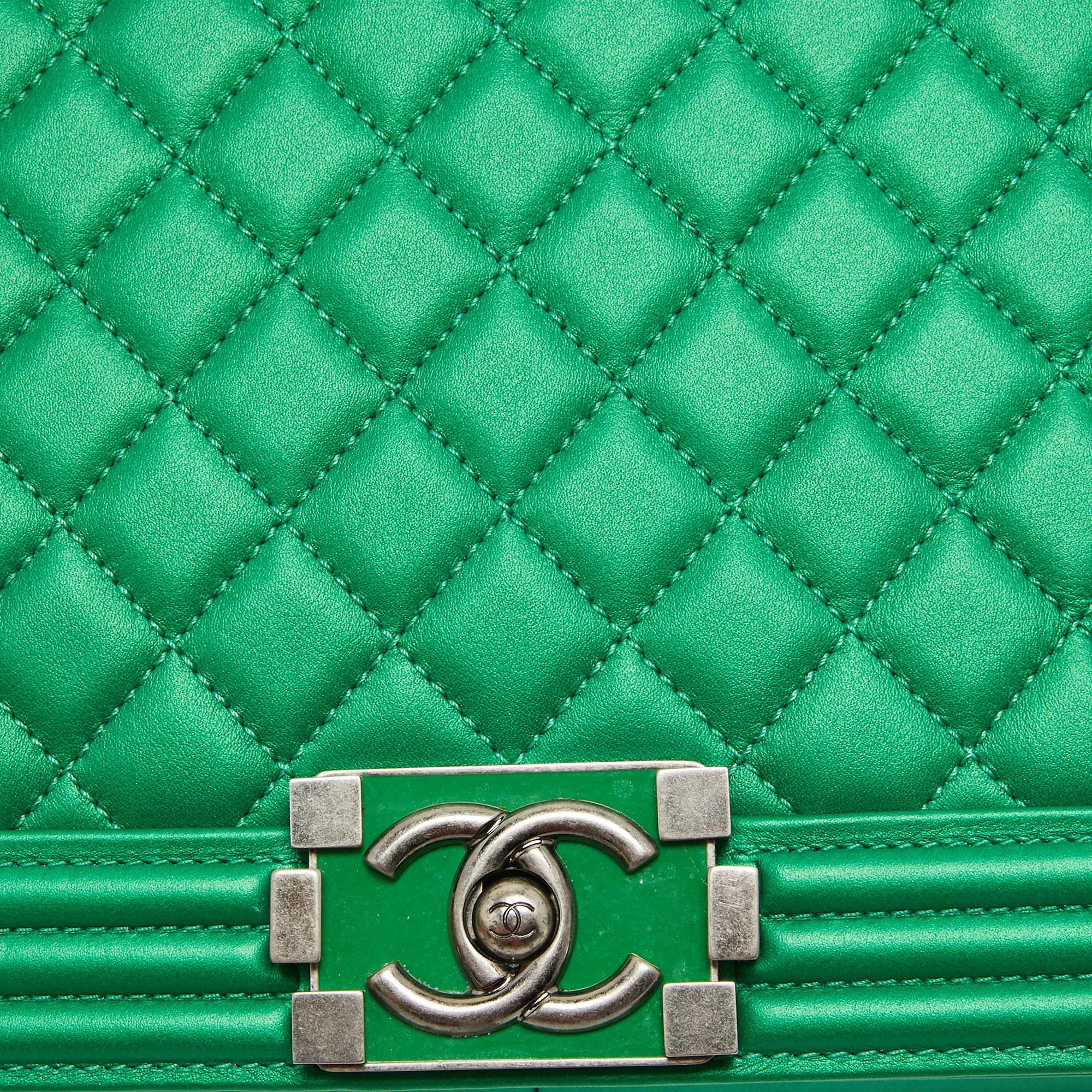 Women's Chanel Metallic Green Quilted Leather New Medium Boy Bag