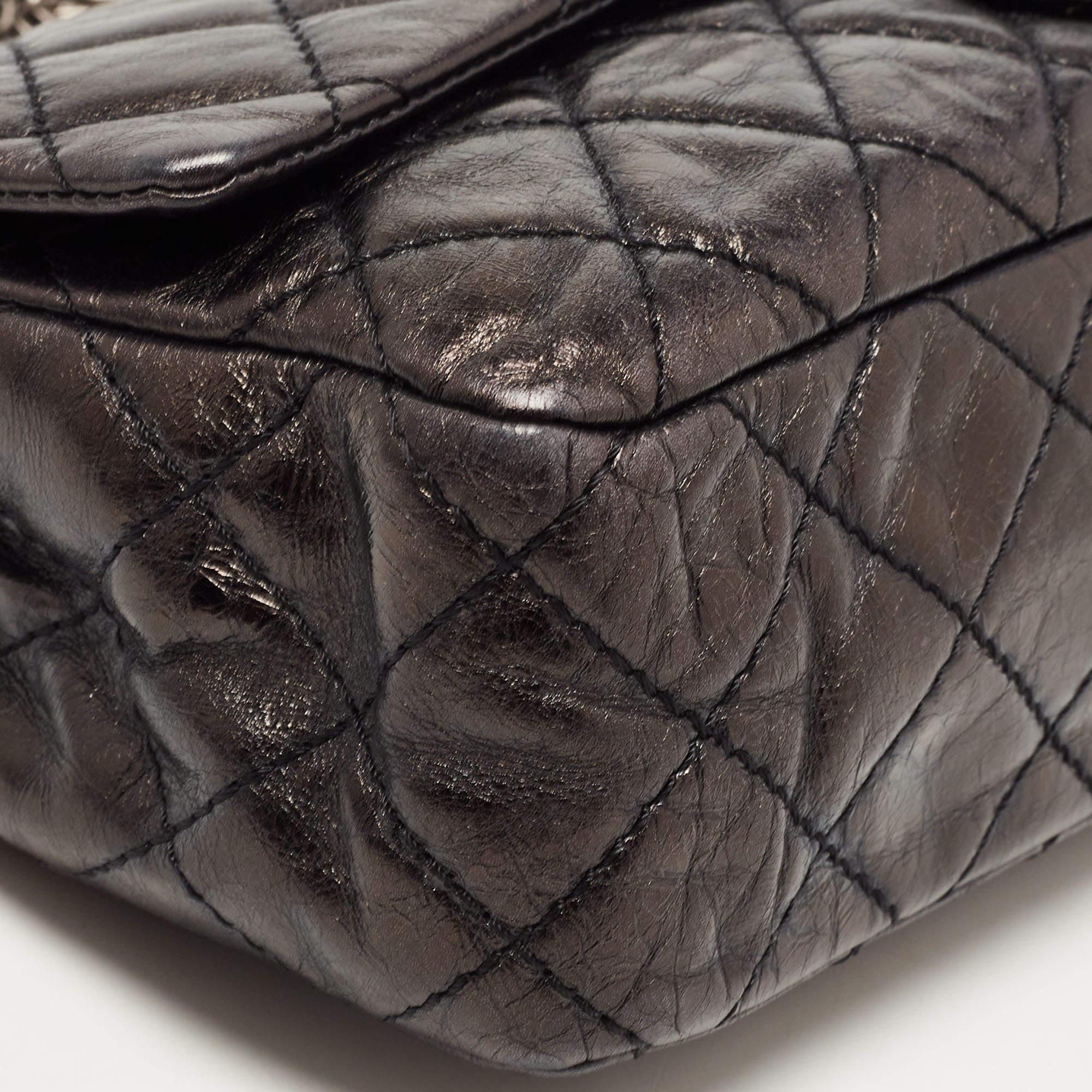 Chanel Metallic Grey/Black Quilted Leather 226 Reissue 2.55 Flap Bag For Sale 6