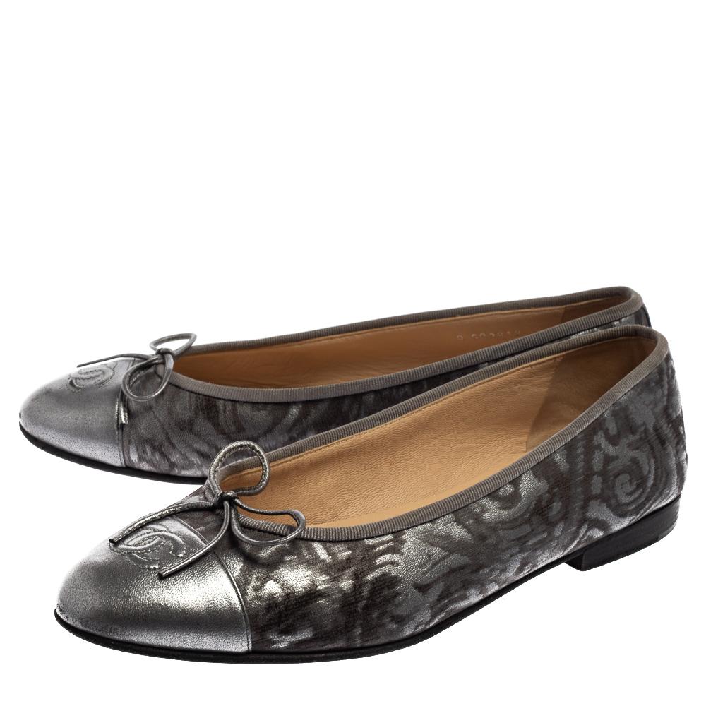 Chanel Metallic Grey Leather Bow Ballet Flats Size 38.5 2