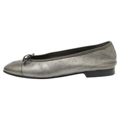 Chanel Metallic Grey Leather CC Cap Toe Bow Ballet Flats Size 37