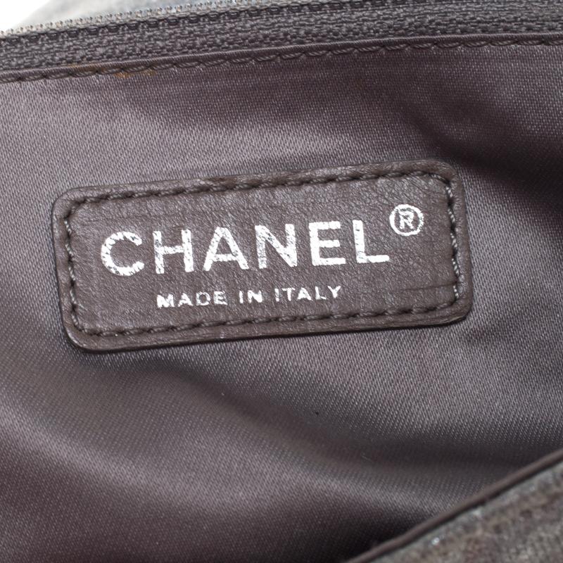 Chanel Metallic Grey Quilted Jersey Medium Flap Bag In Good Condition In Dubai, Al Qouz 2