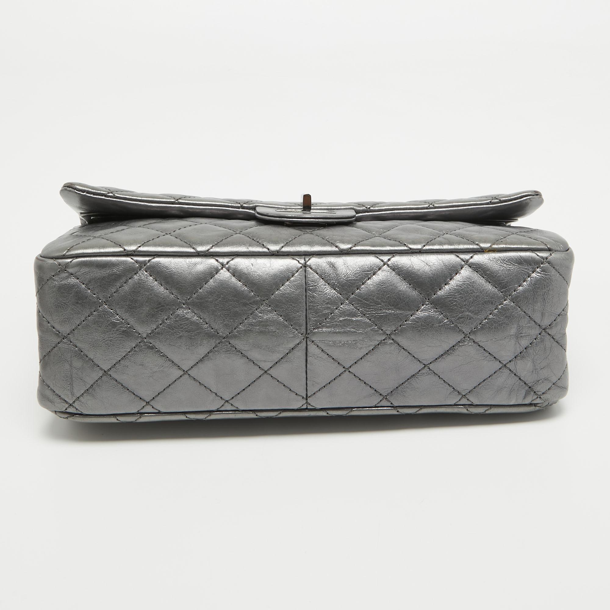 Chanel Metallic Grey Quilted Leather 226 Reissue 2.55 Flap Bag For Sale 9