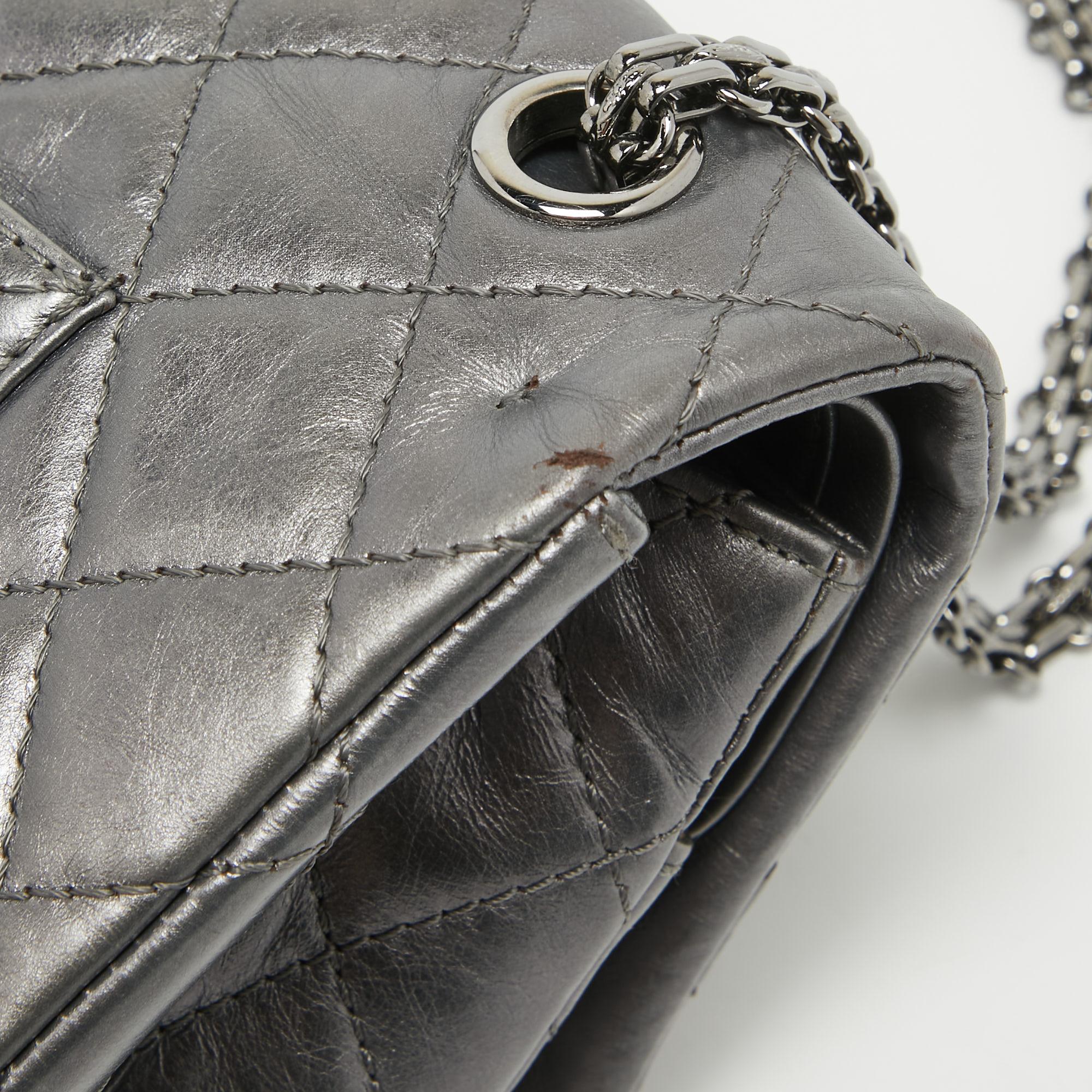 Chanel Metallic Grey Quilted Leather 226 Reissue 2.55 Flap Bag For Sale 2