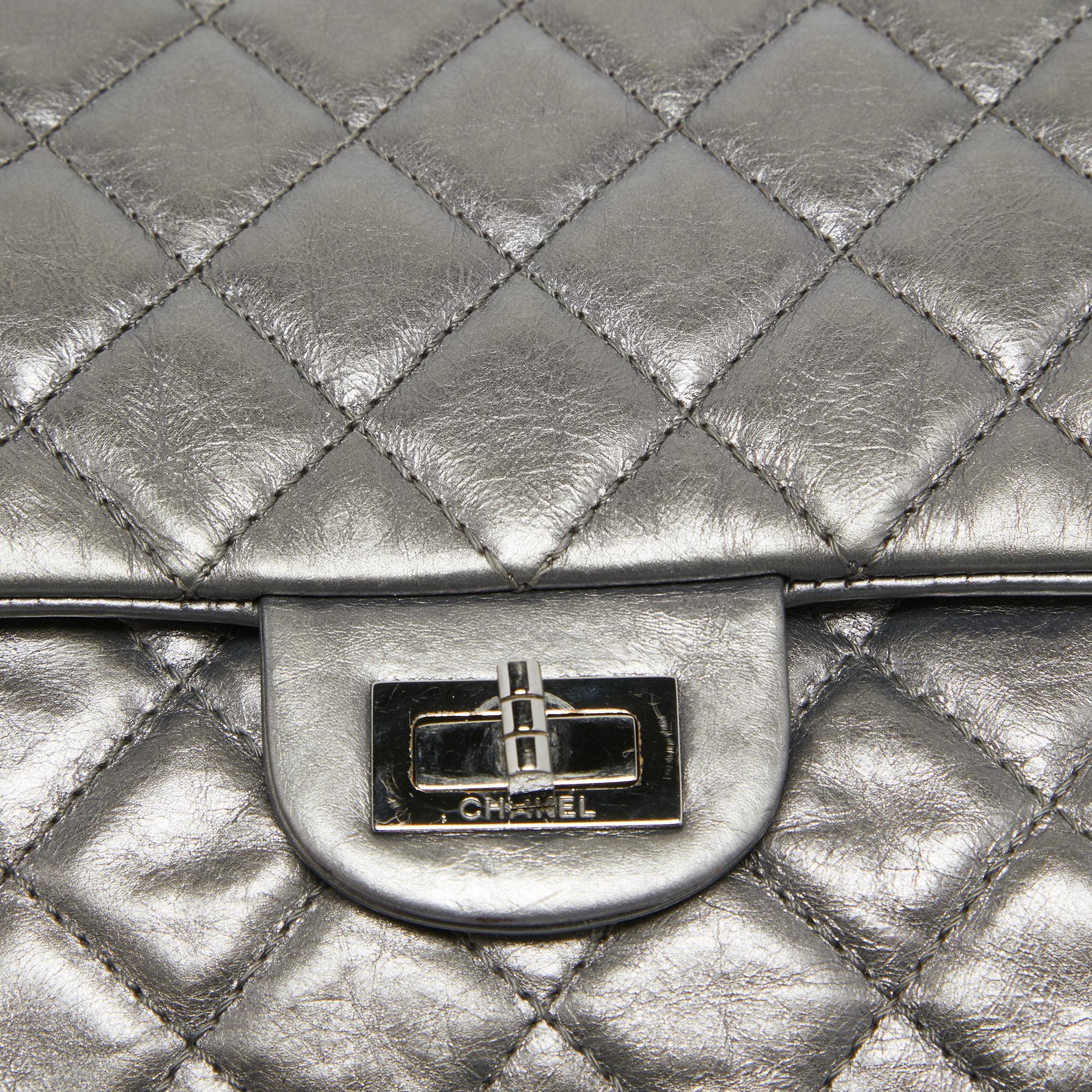 Chanel Metallic Grey Quilted Leather 226 Reissue 2.55 Flap Bag For Sale 5