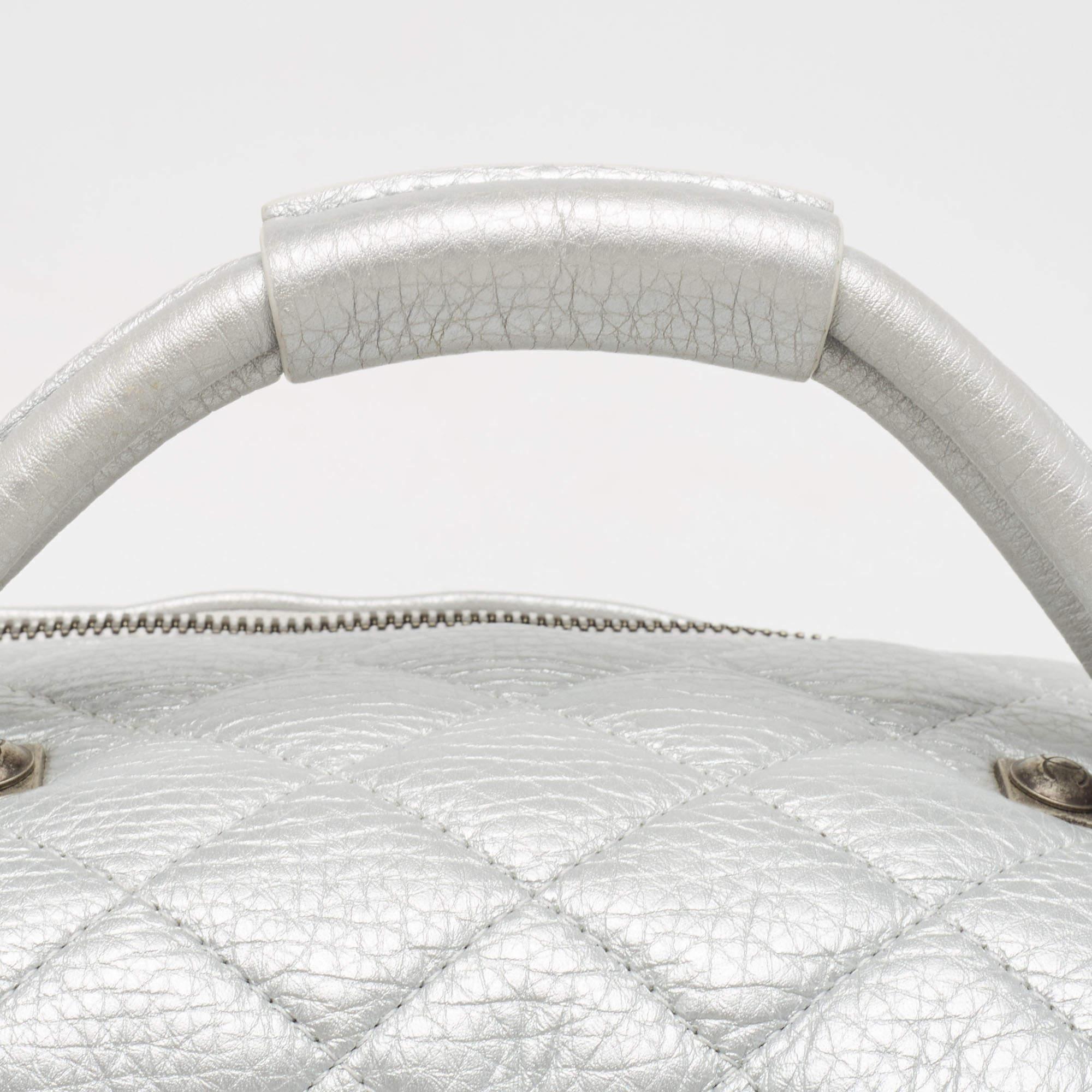 Chanel Metallic Grey Quilted Leather Airlines Round Trip Bowler Bag In Good Condition In Dubai, Al Qouz 2