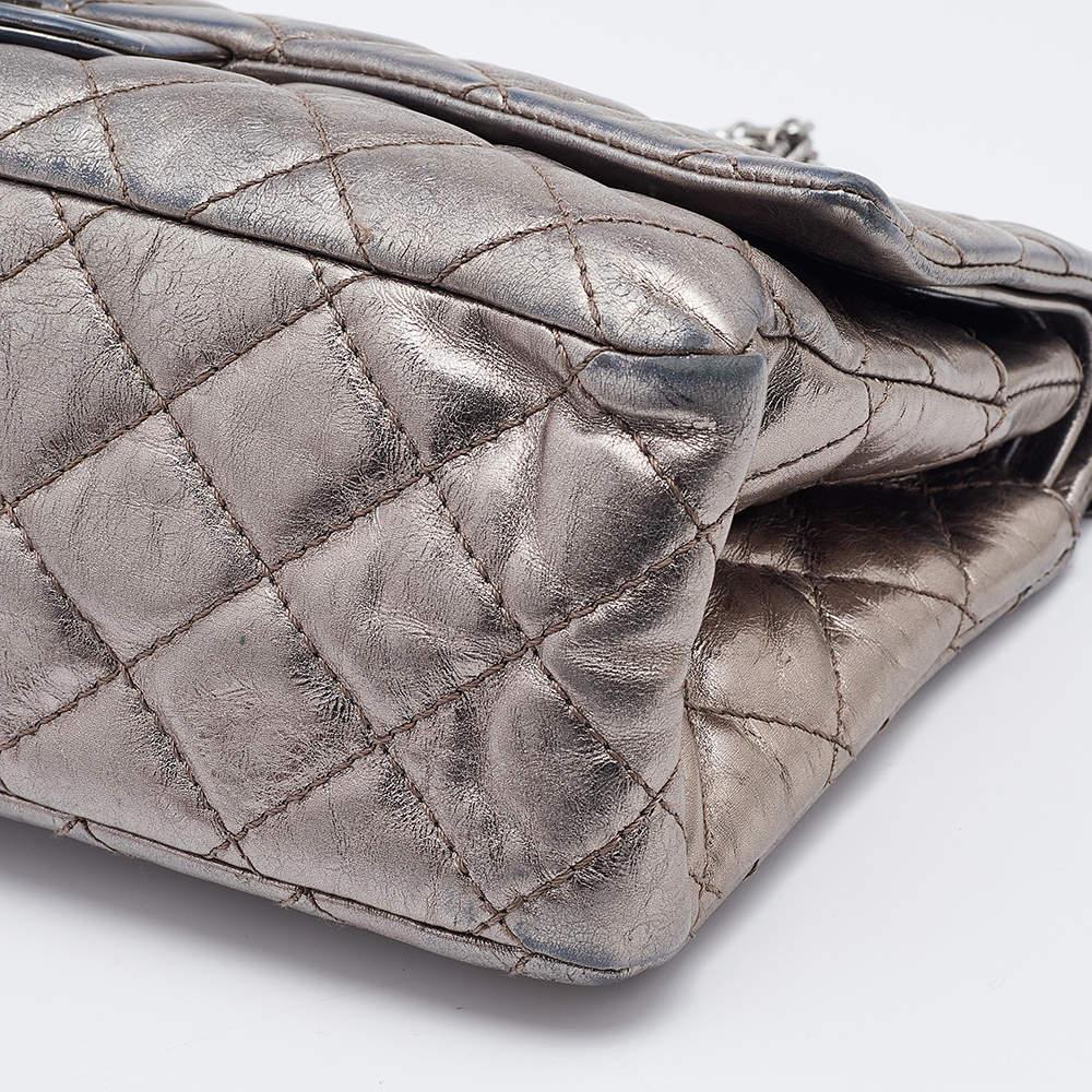 Chanel Metallic Grey Quilted Leather Reissue 2.55 Classic 226 Flap Bag For Sale 4
