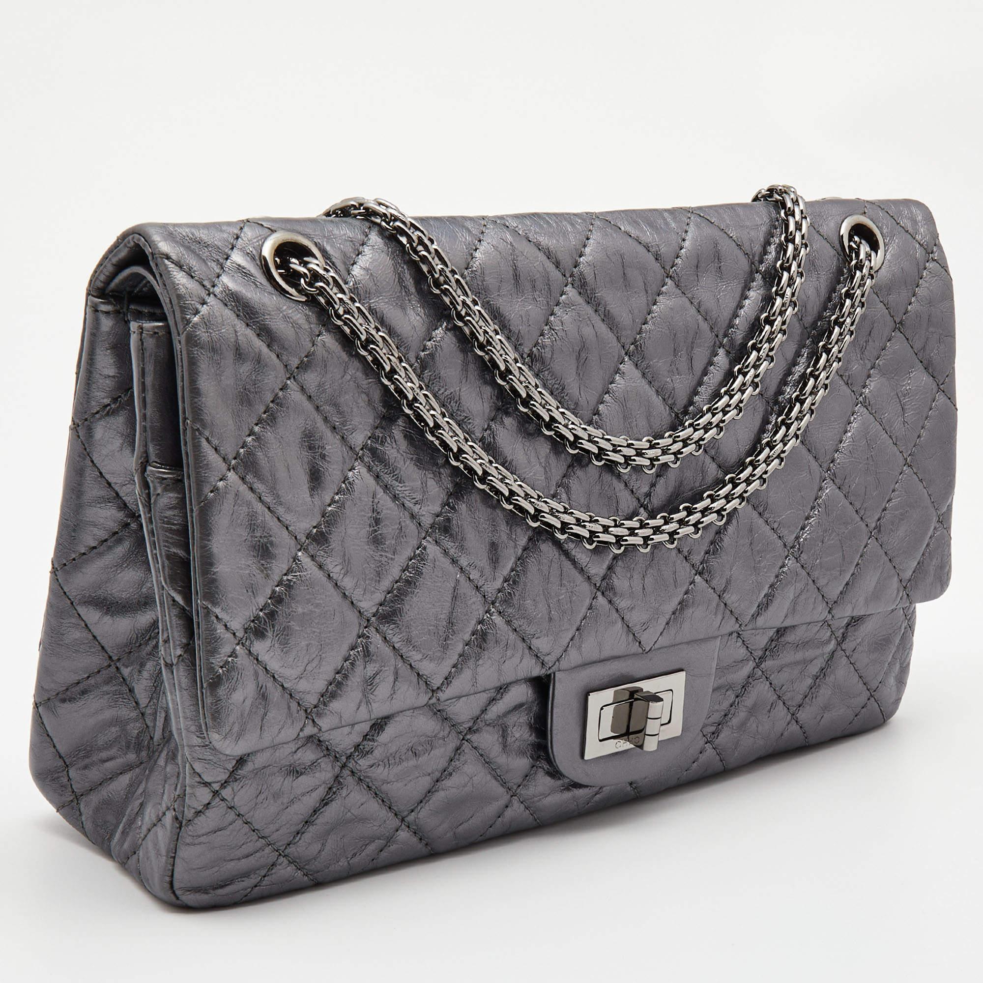 Chanel Metallic Grey Quilted Leather Reissue 2.55 Classic 227 Flap Bag In Good Condition In Dubai, Al Qouz 2