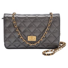 Chanel Metallic Grau gesteppt Leder Reissue 2.55 Brieftasche an Kette