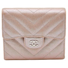 Metallic schillernde Kaviar Chevron gesteppte Leder CC kompakte Brieftasche