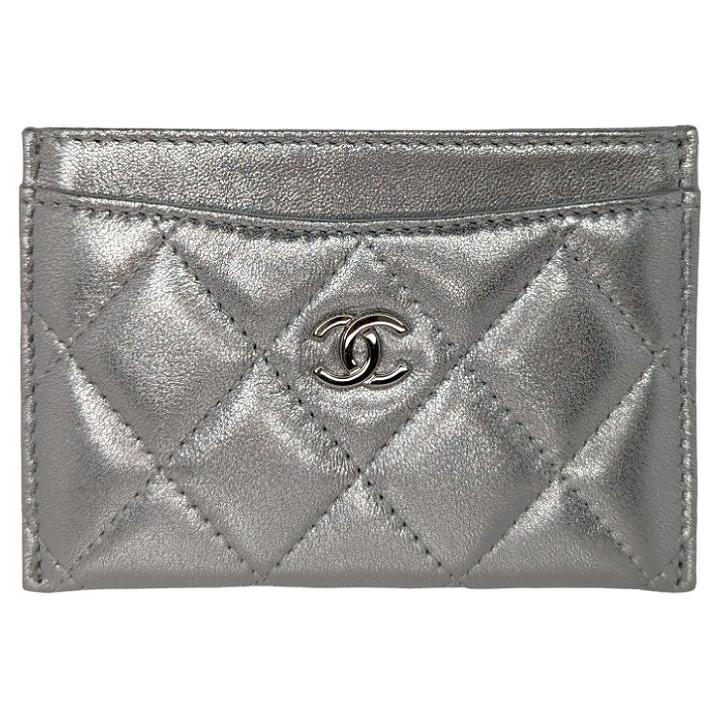 Chanel Metallic Lambskin Quilted CC Card Holder Silver For Sale