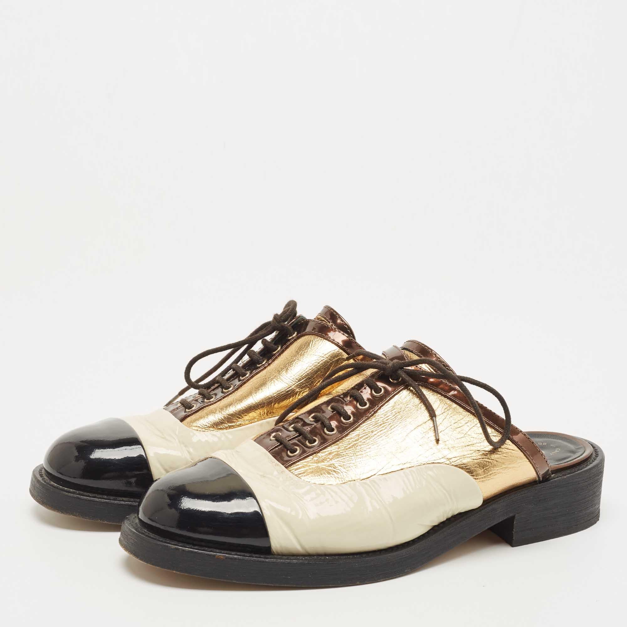 Let this classy pair of mules by Chanel be your first choice when you're out for a long day. These designer shoes have well-sewn uppers beautifully set on durable soles.

